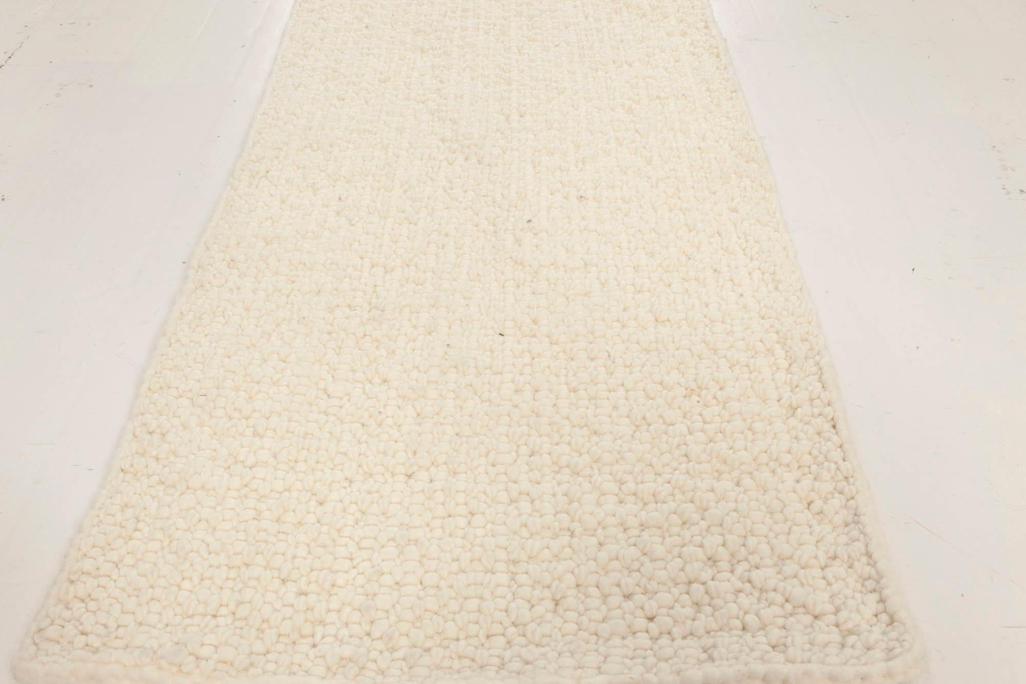 Contemporary Alpine Handmade in Natural Lambswool Runner by Doris Leslie Blau In New Condition For Sale In New York, NY