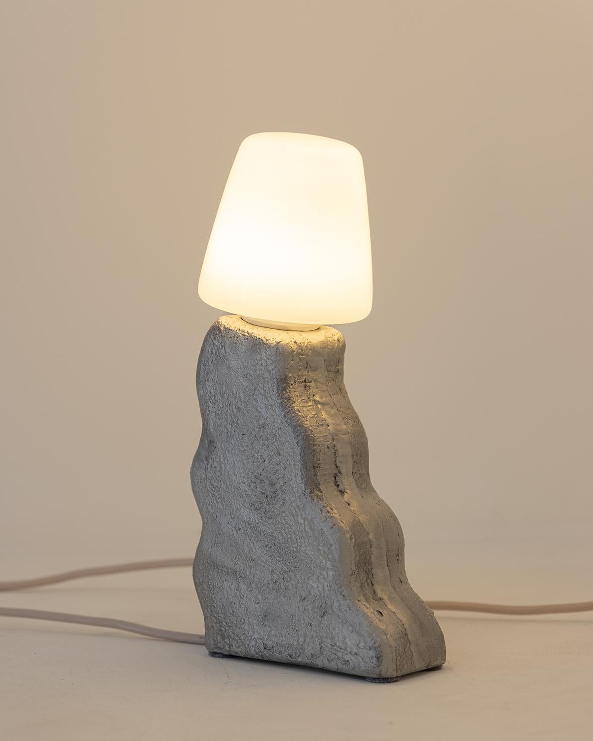Contemporary Aluminum Casted Table Lamp by Hakmin Lee In New Condition For Sale In 1204, CH