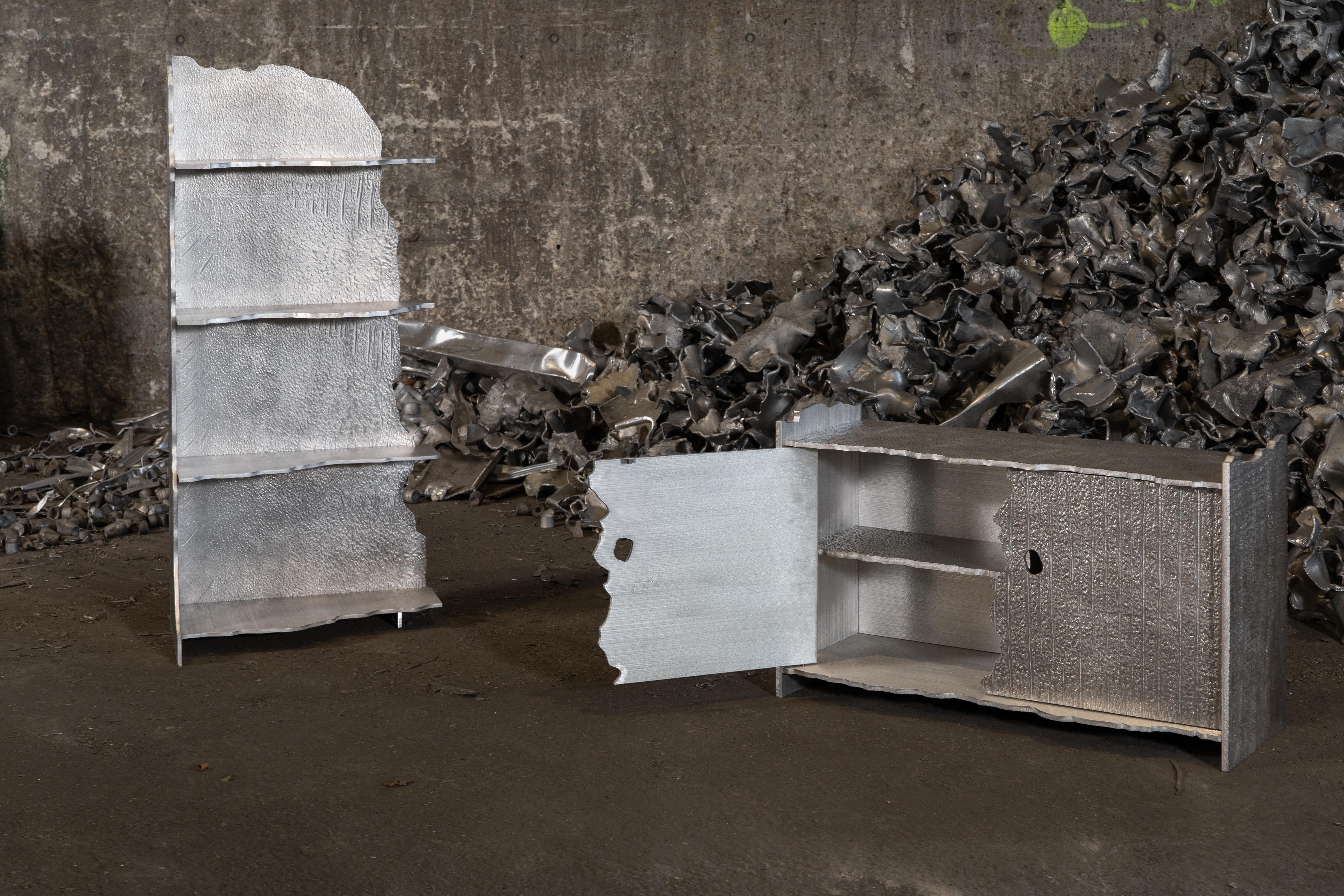 This collection is made with the offcut surface skin—colloquially called “the crust”—of giant aluminium blocks coming from an industrial smelters. Weighing over 25 tonnes, the smelter's blocks are initially clad in an undulating texture that is