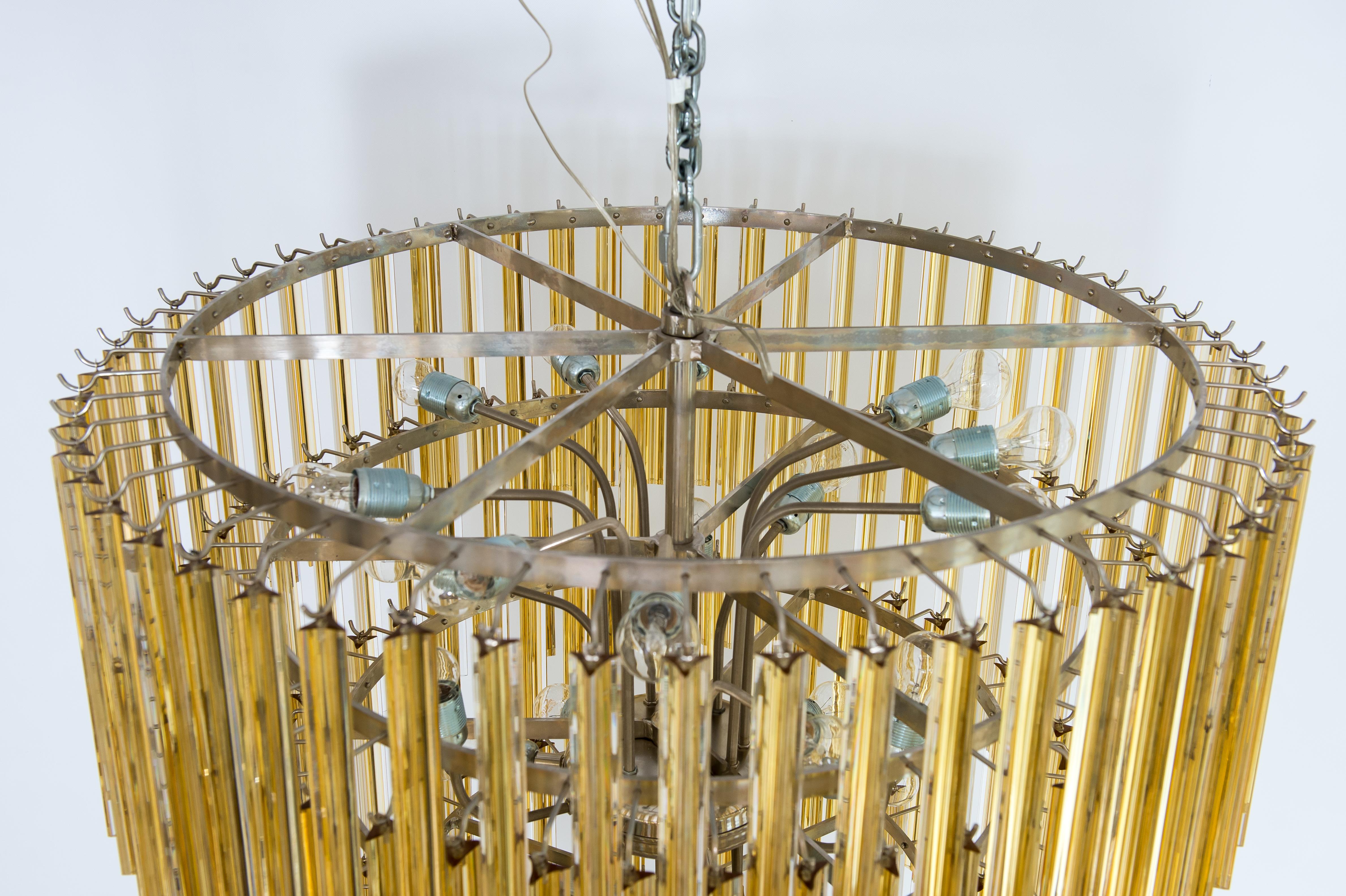 Lustre à cônes contemporain en verre de Murano ambré, fabriqué en Italie en vente 6