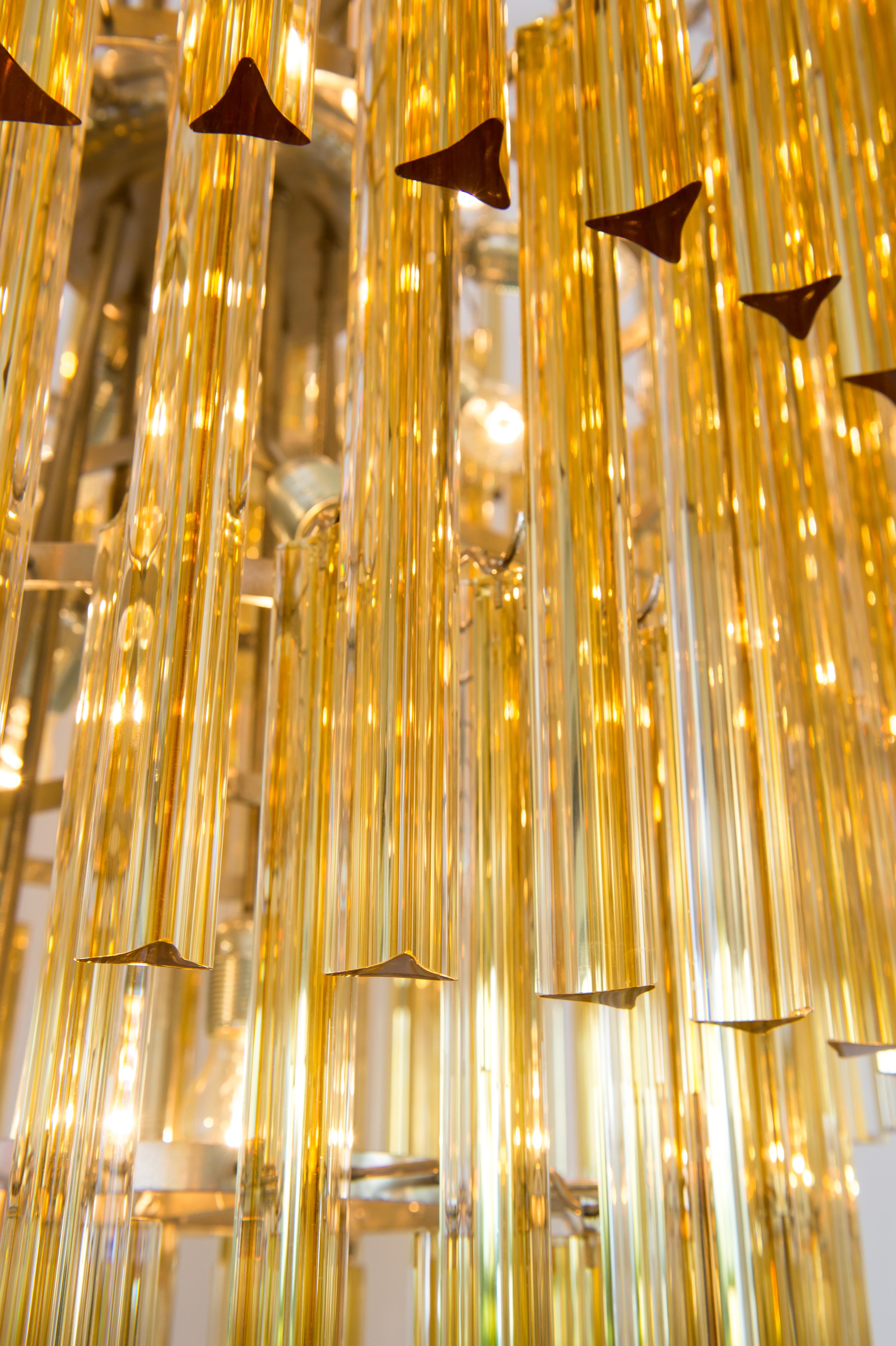 Lustre à cônes contemporain en verre de Murano ambré, fabriqué en Italie en vente 10