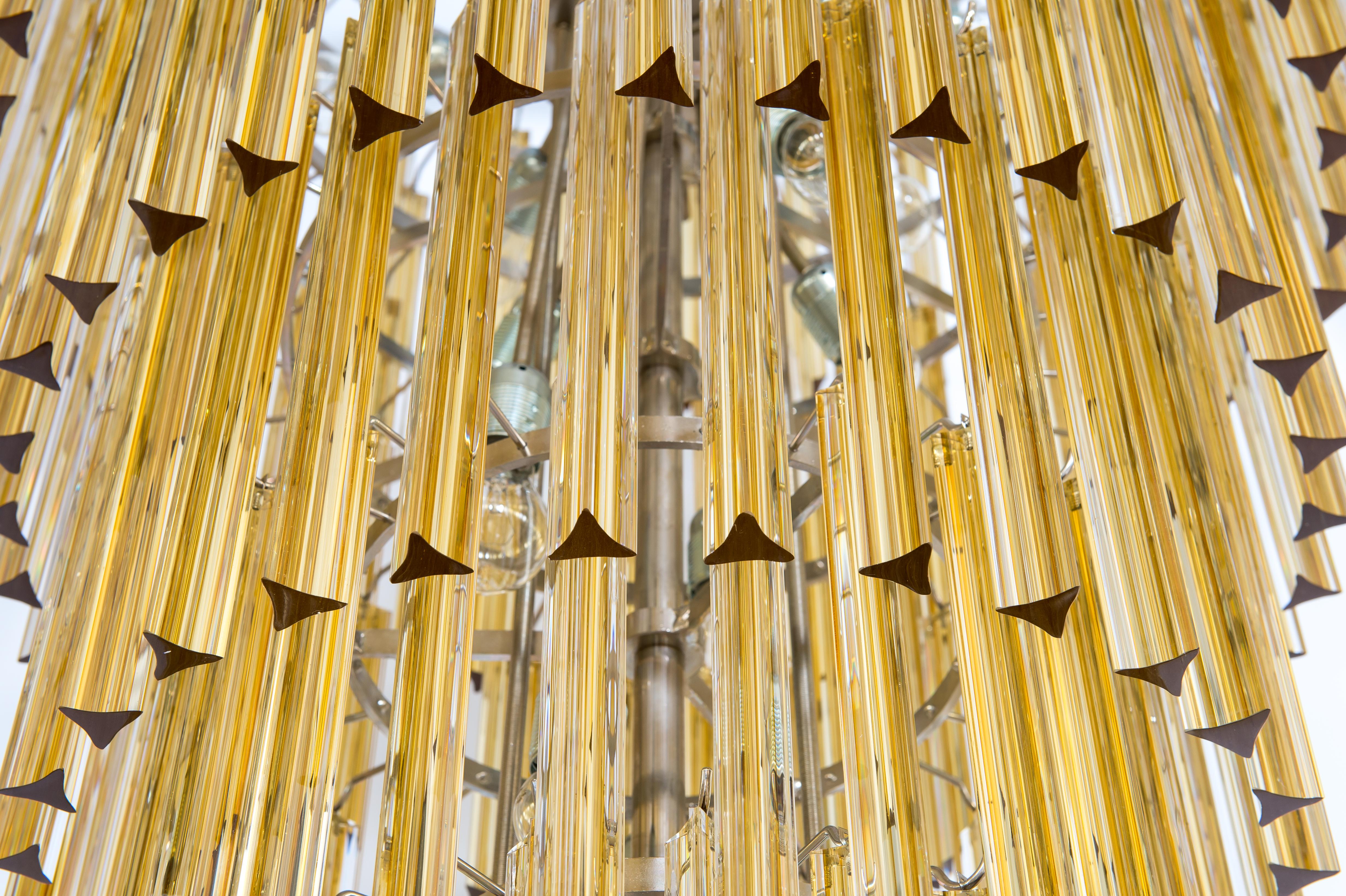 Lustre à cônes contemporain en verre de Murano ambré, fabriqué en Italie Neuf - En vente à Villaverla, IT