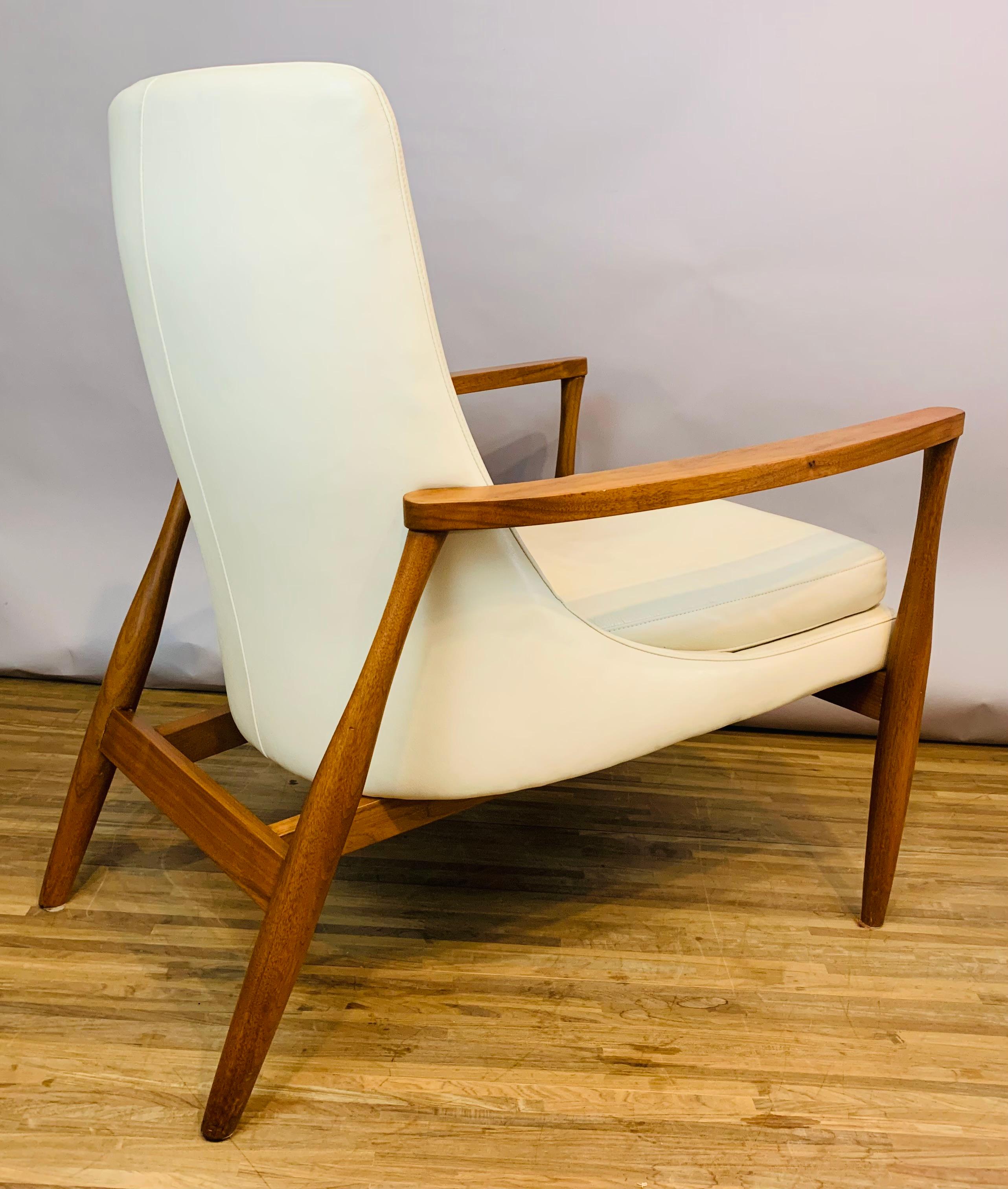 Contemporary American Aaron Ash & White American Leather Deep-Seated Armchair 6