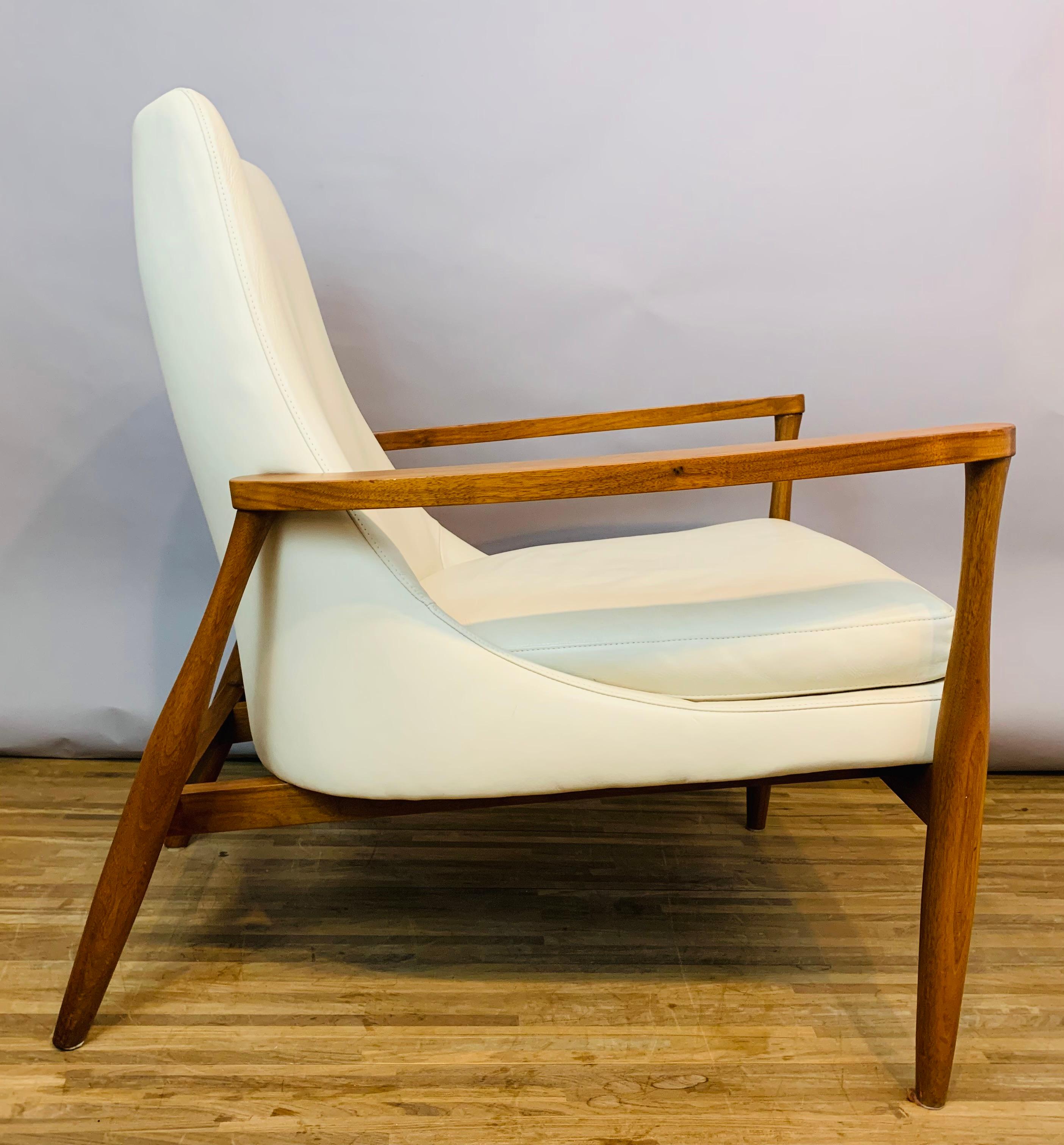 Contemporary American Aaron Ash & White American Leather Deep-Seated Armchair 7