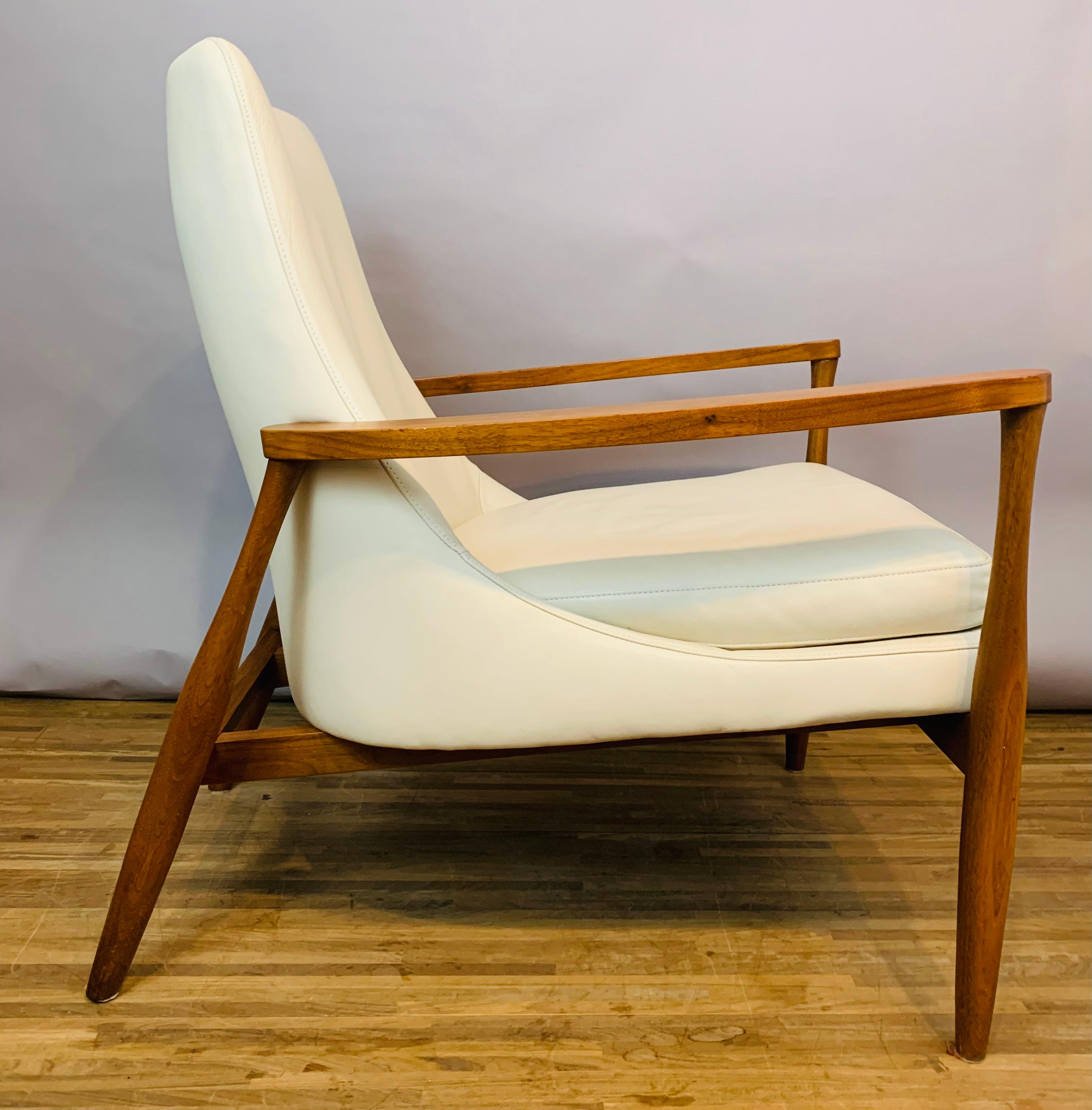 Contemporary American Aaron Ash & White American Leather Deep-Seated Armchair 14