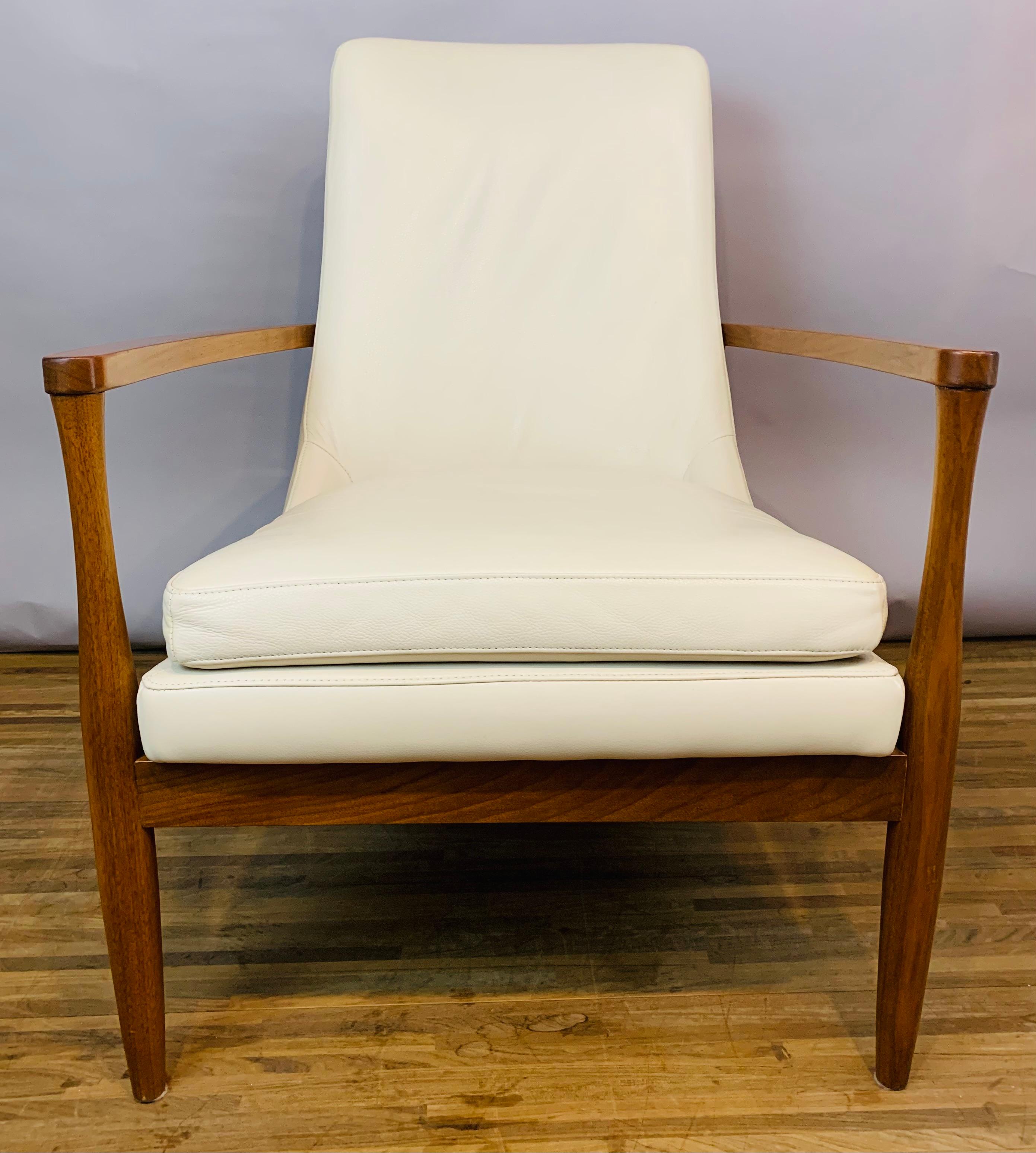 Mid-Century Modern Contemporary American Aaron Ash & White American Leather Deep-Seated Armchair