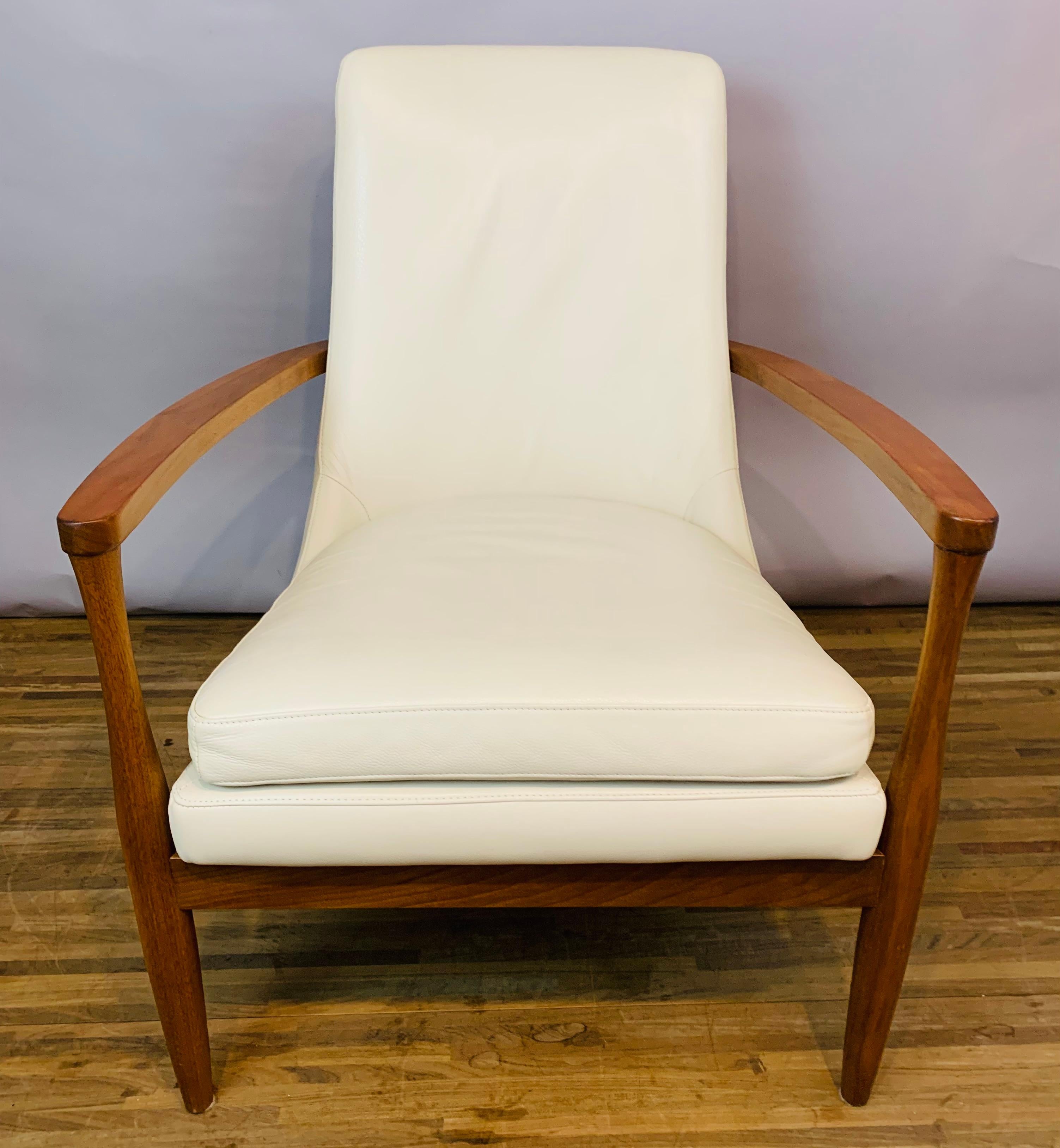 Contemporary American Aaron Ash & White American Leather Deep-Seated Armchair In Good Condition In London, GB