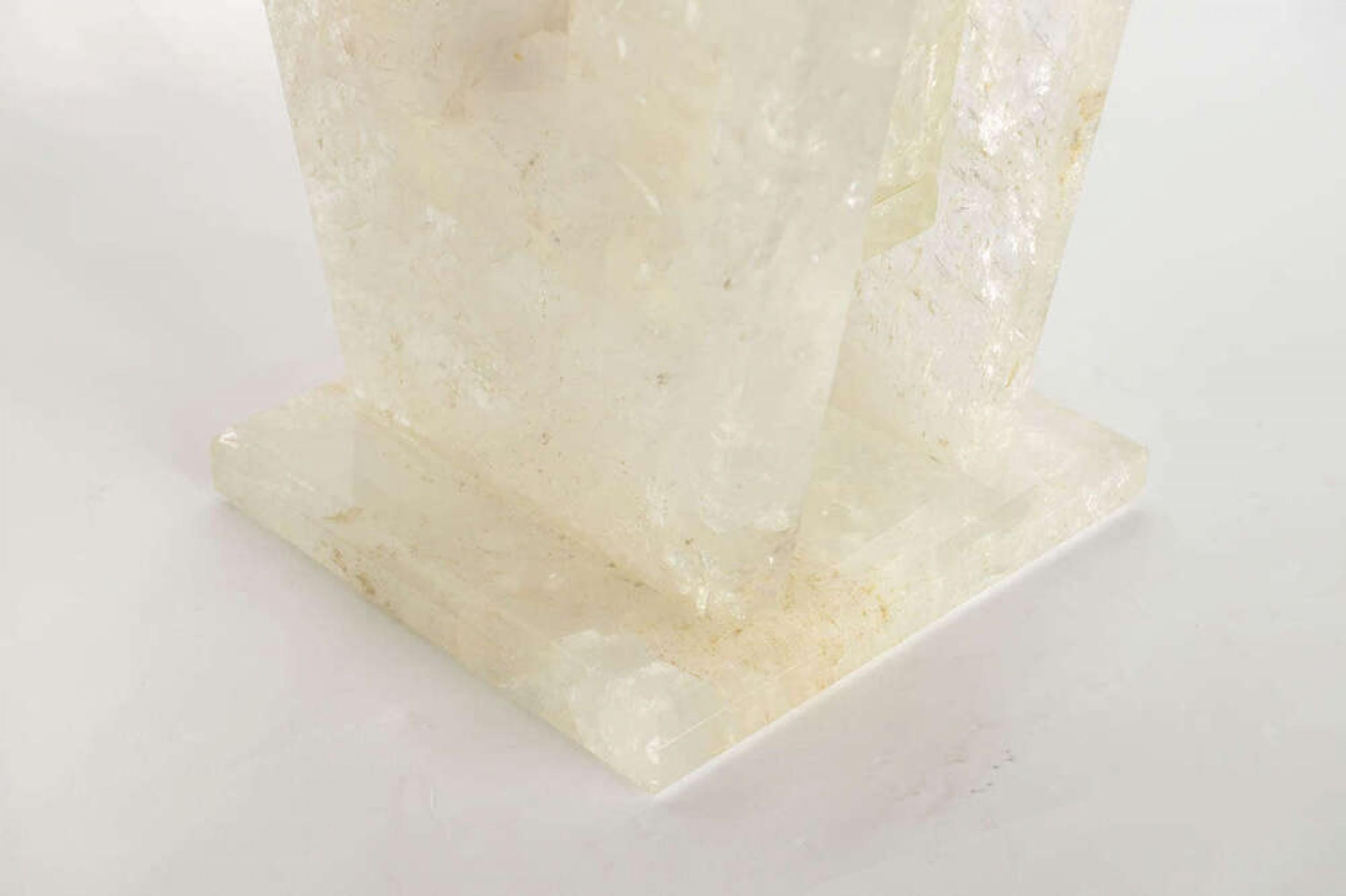 Grand vase américain contemporain en cristal de roche en vente 1