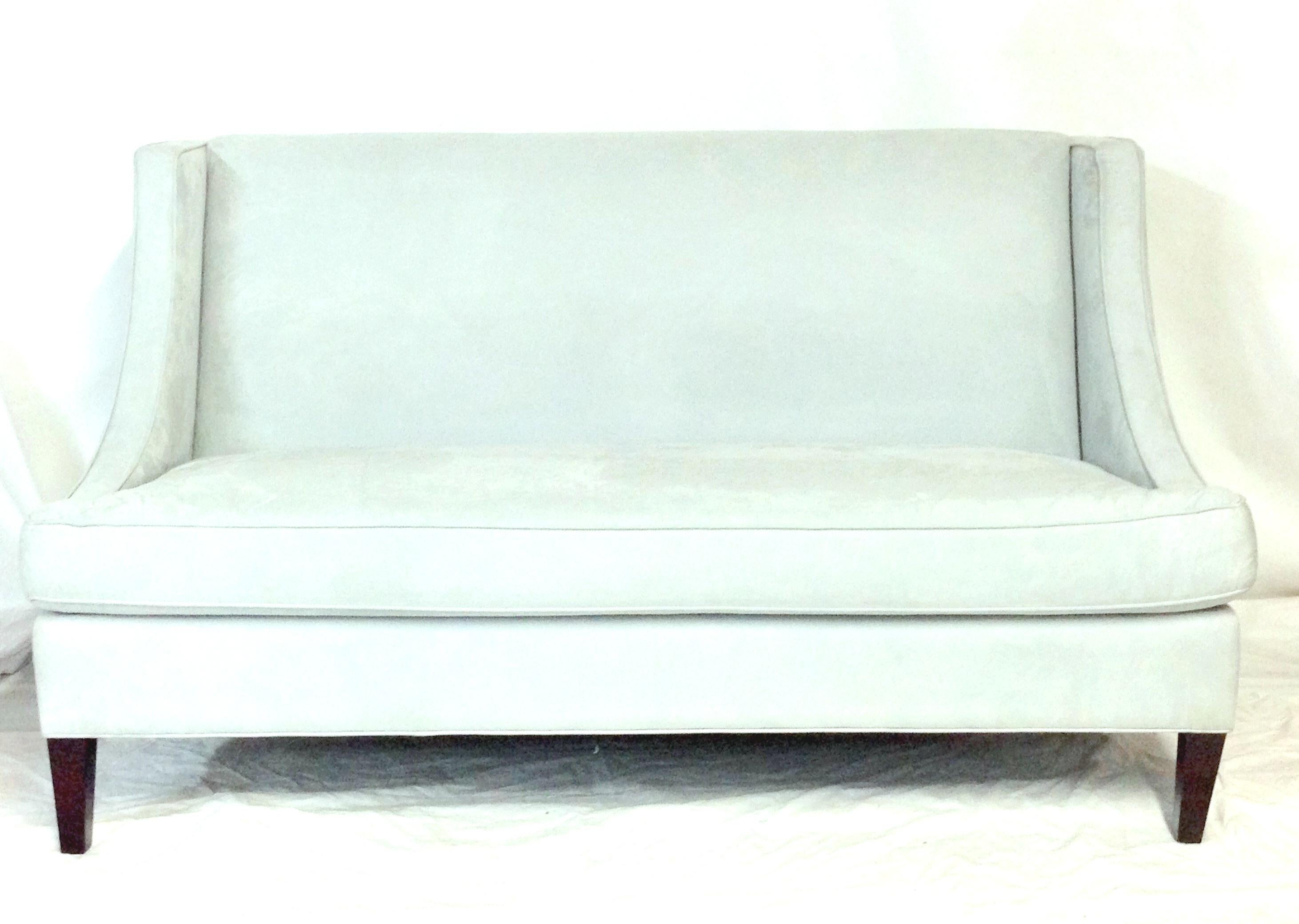 20th Century American Made Suede Upholstered Settee  In Good Condition For Sale In West Palm Beach, FL