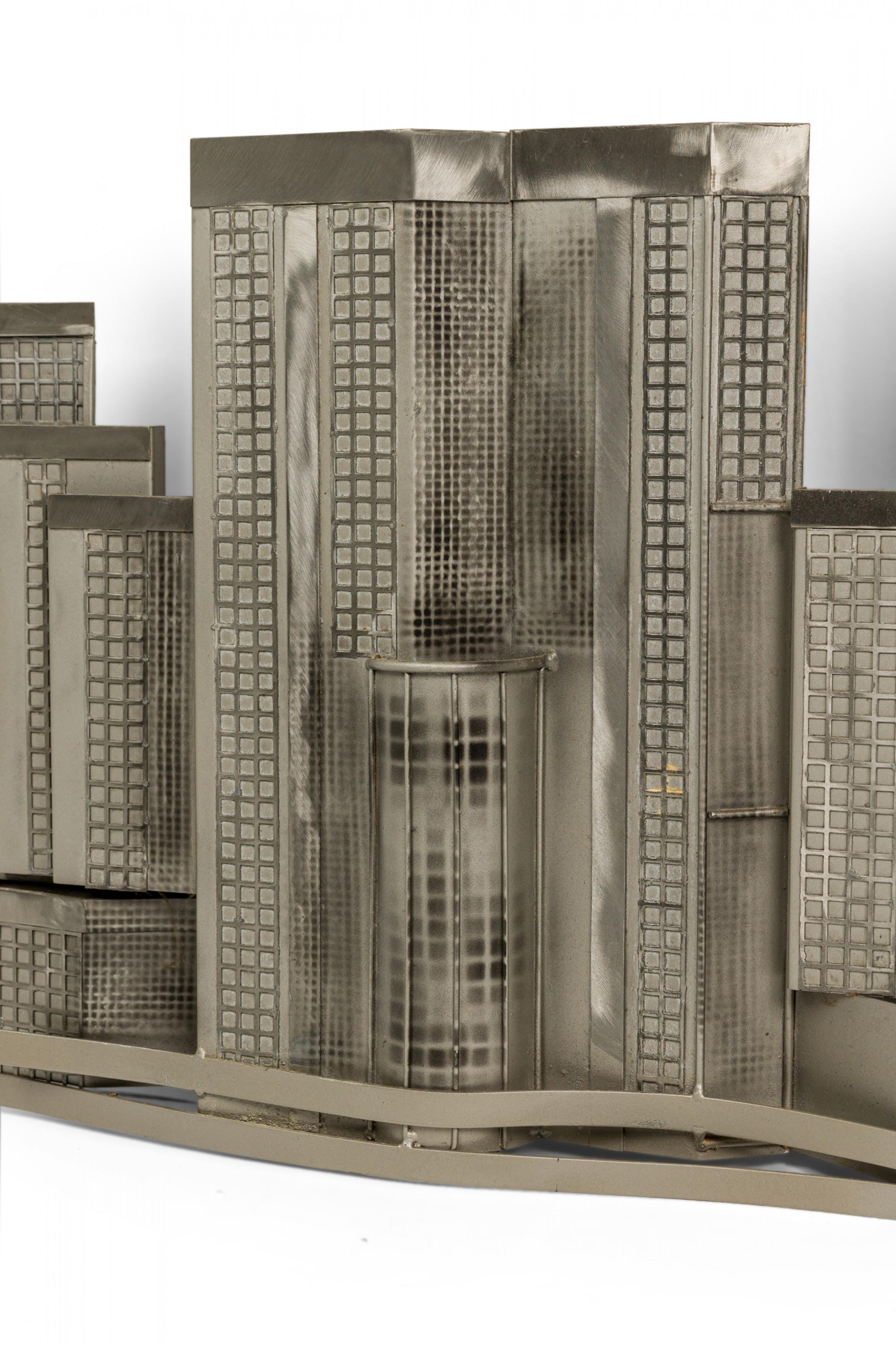 Contemporary American Shaped Silver Metal City Skyline Skulptur (21. Jahrhundert und zeitgenössisch) im Angebot