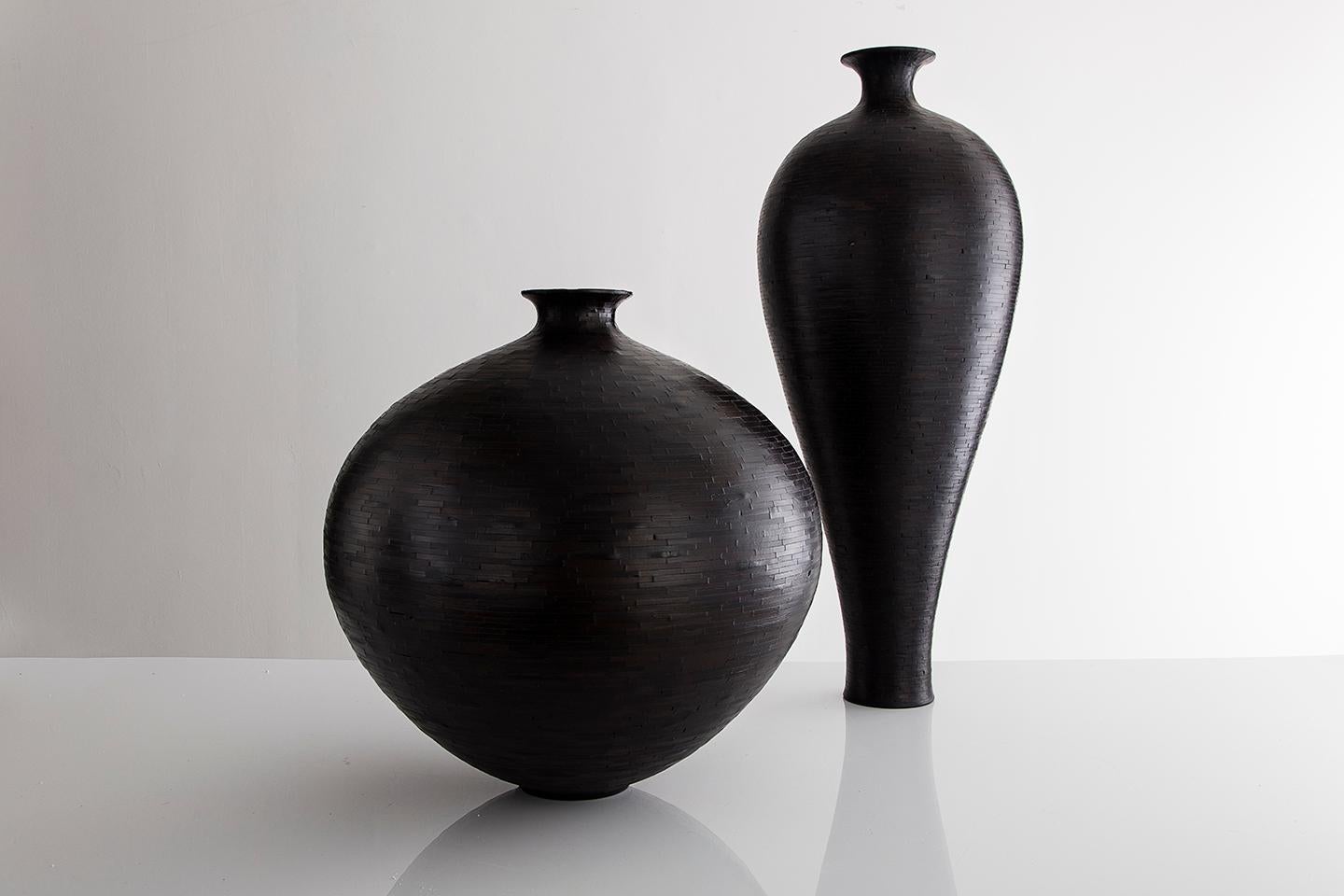 round wooden vase