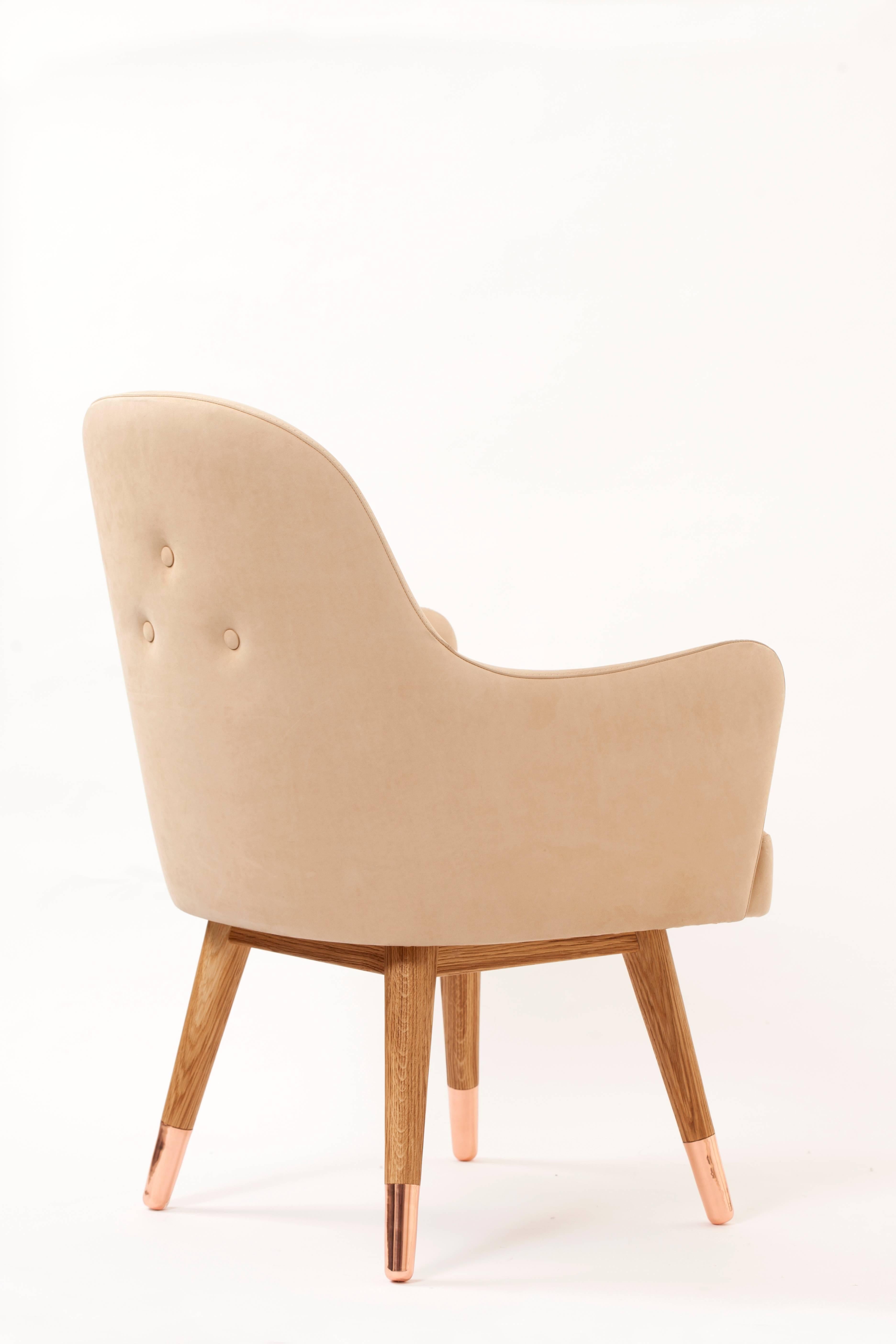 Zeitgenössischer amerikanischer Dandy-Stuhl aus weißer Eiche mit beigem Wildleder und Kupfer (Arts and Crafts) im Angebot