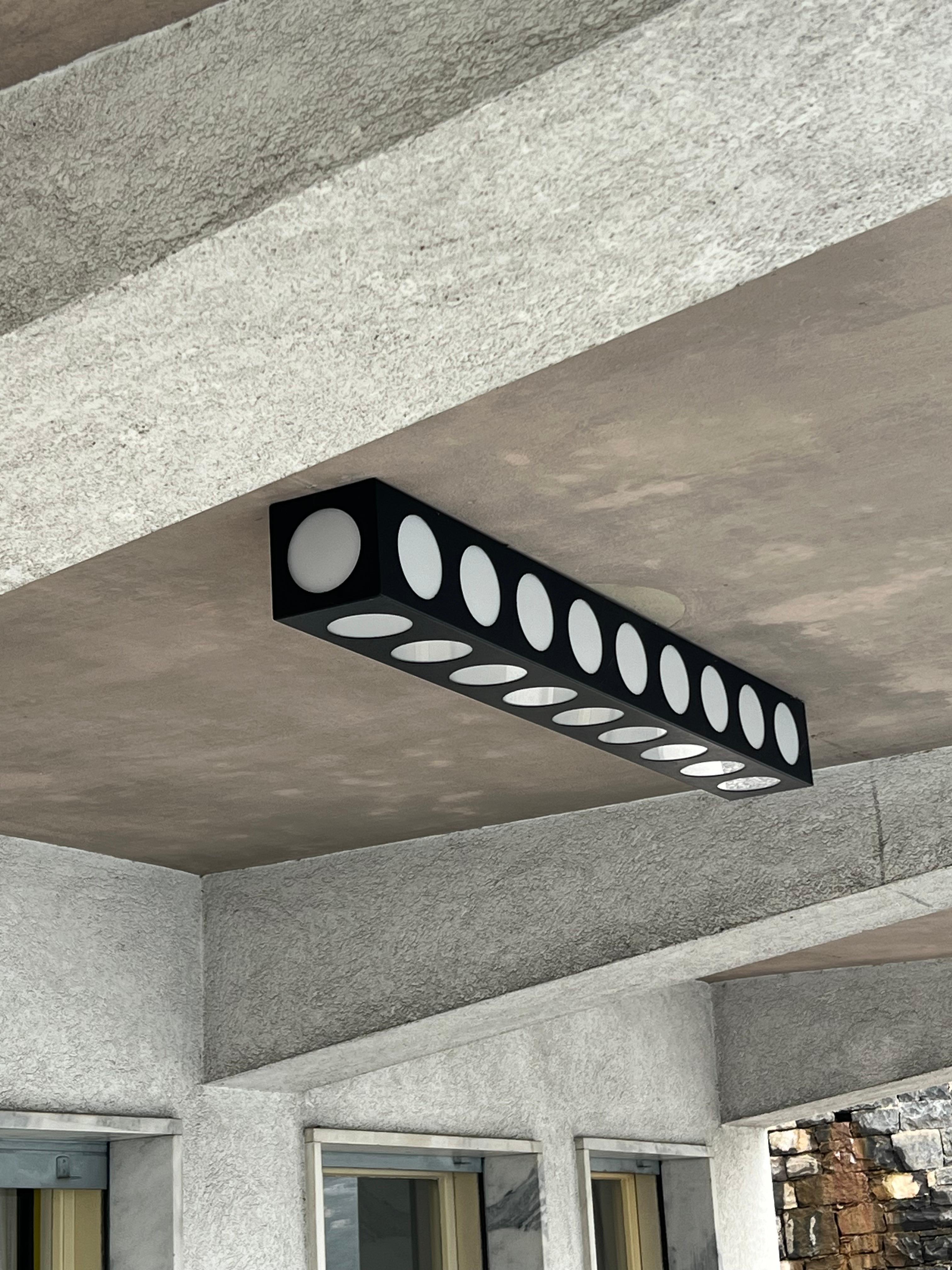 Powder-Coated Contemporary and minimal ceiling light, sculptural wall light Meccano by Spinzi For Sale