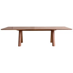 Table de salle à manger contemporaine à colonnes et pieds angulaires en Wood Wood par Fort Standard