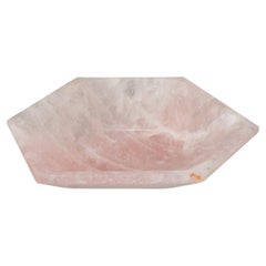 Bol angulaire contemporain en quartz rose