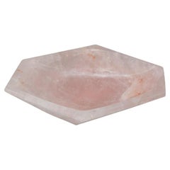 Bol angulaire contemporain en quartz rose