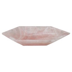 Bol angulaire contemporain en quartz rose