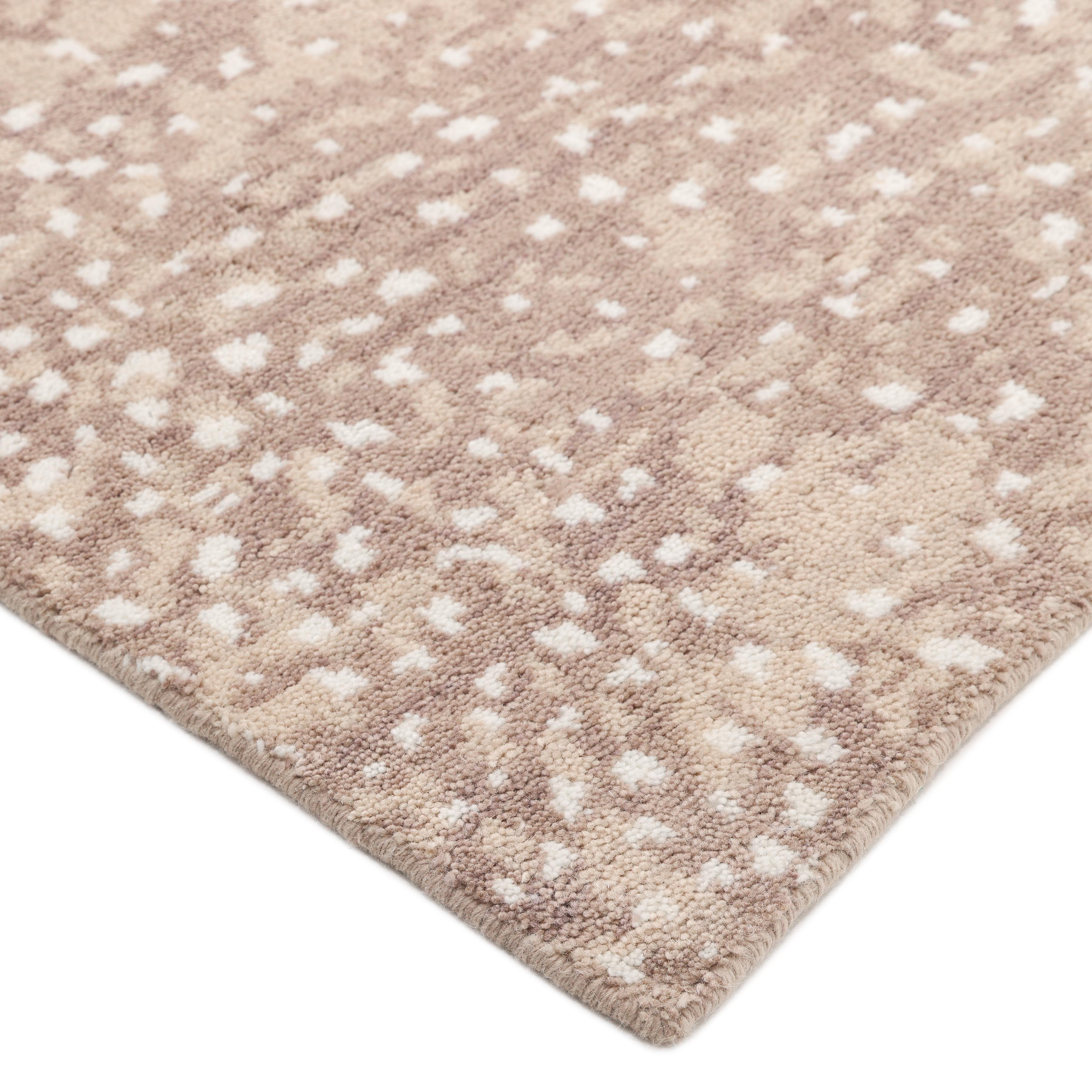 Fresh, spirited, and above all, luxurious, the rugs of the Modern collection can invigorate a traditional room as gracefully as they can ground a more contemporary space. Regardless of their color and style, there is just one thing about these rugs