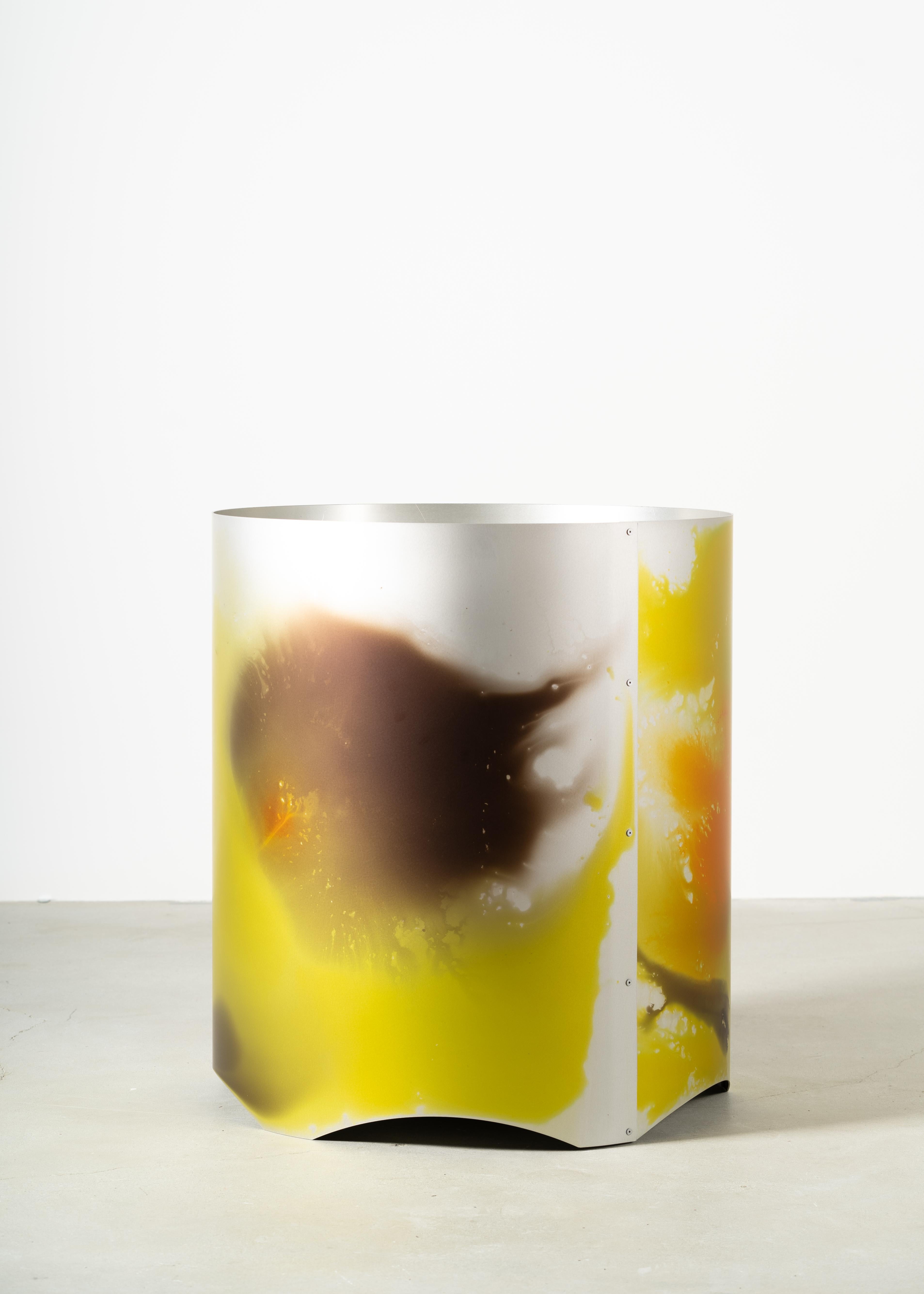 Moderne Vase / Jardinière en aluminium anodisé Contemporary Multi-Coloured en vente