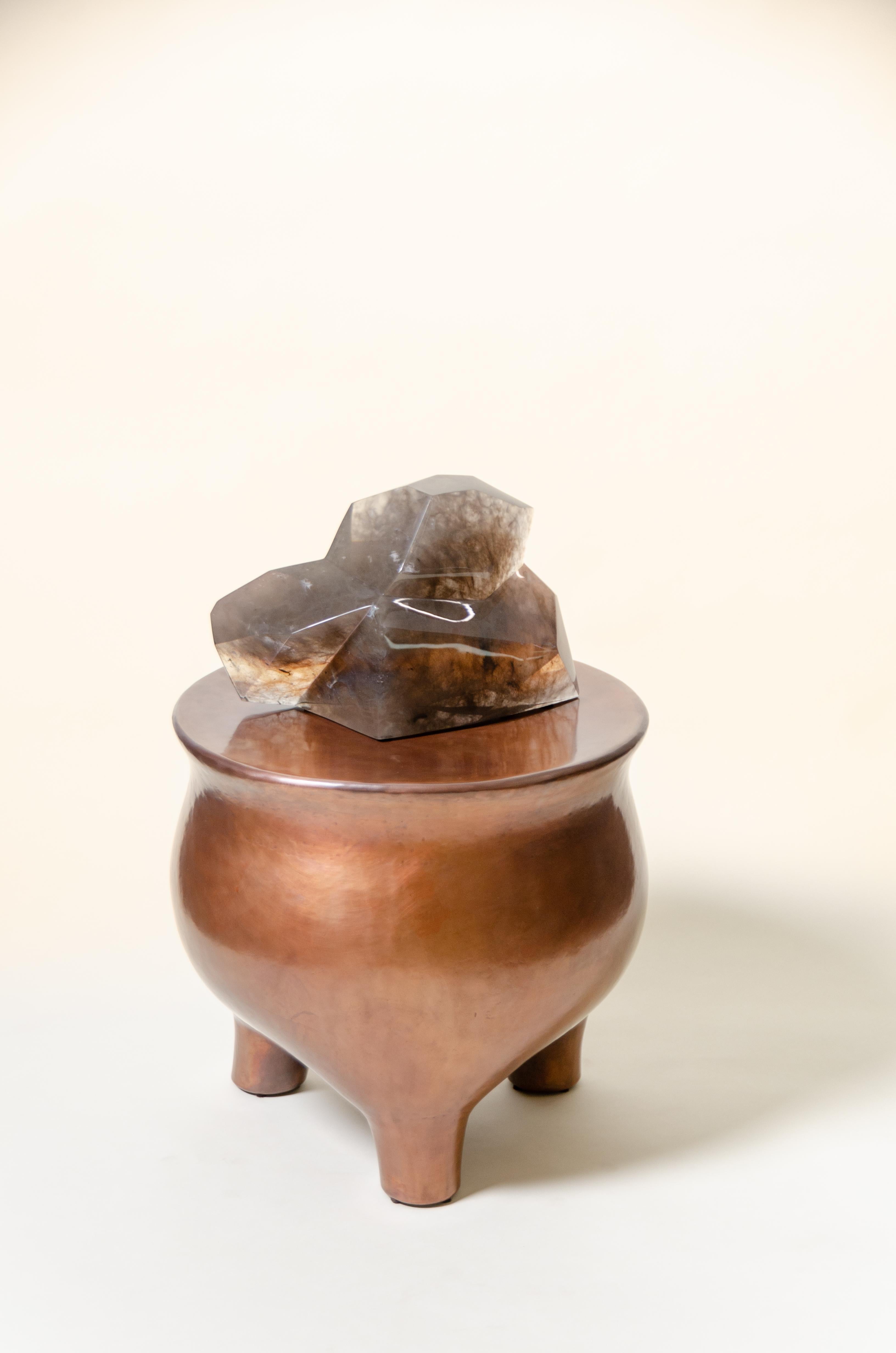 Zeitgenössischer dreibeiniger Trommelhocker aus antikem Kupfer mit Li-Design von Robert Kuo (Repoussé) im Angebot