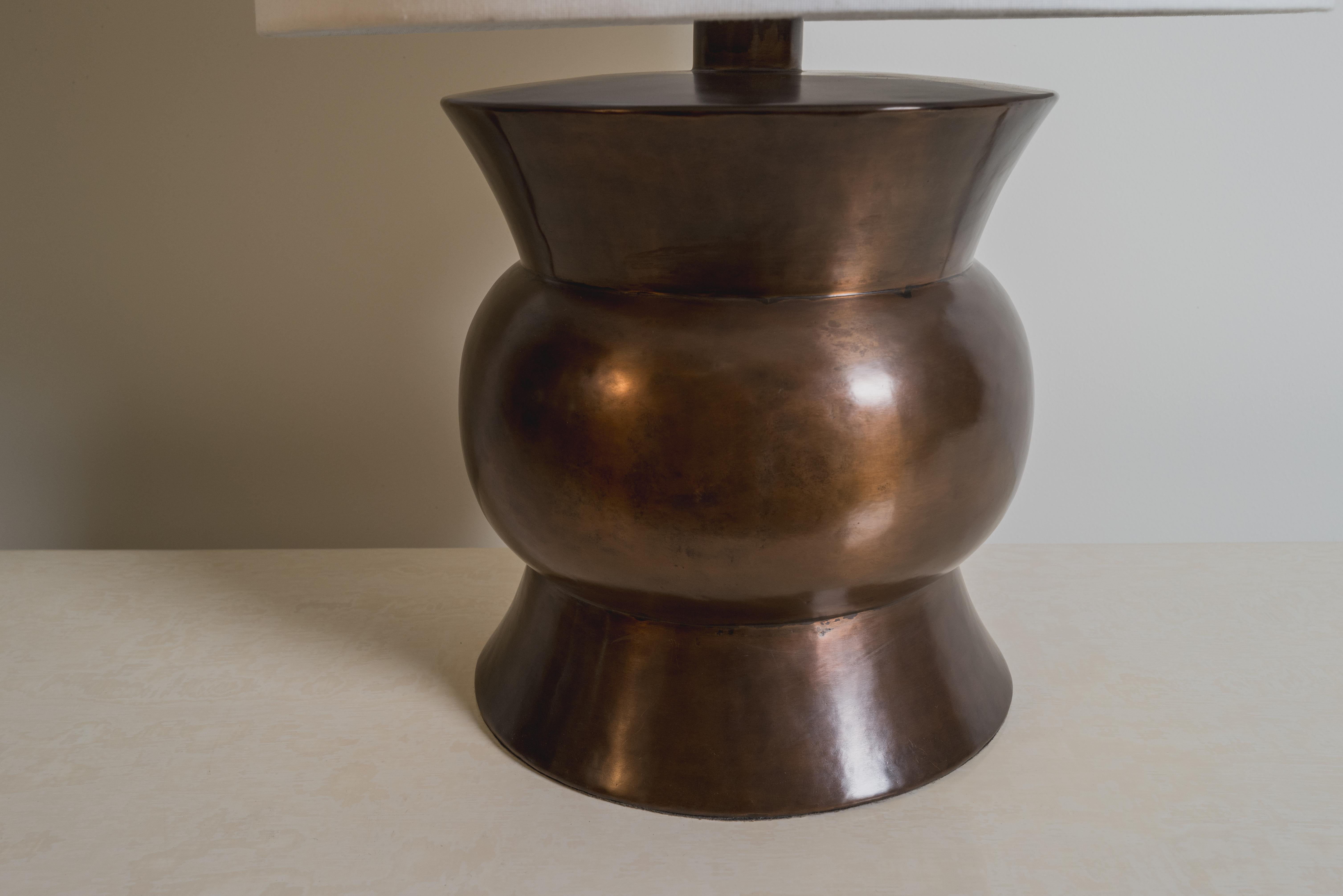 Lampada da tavolo Zun in rame anticato di Robert Kuo, edizione limitata In condizioni Nuovo in vendita a Los Angeles, CA