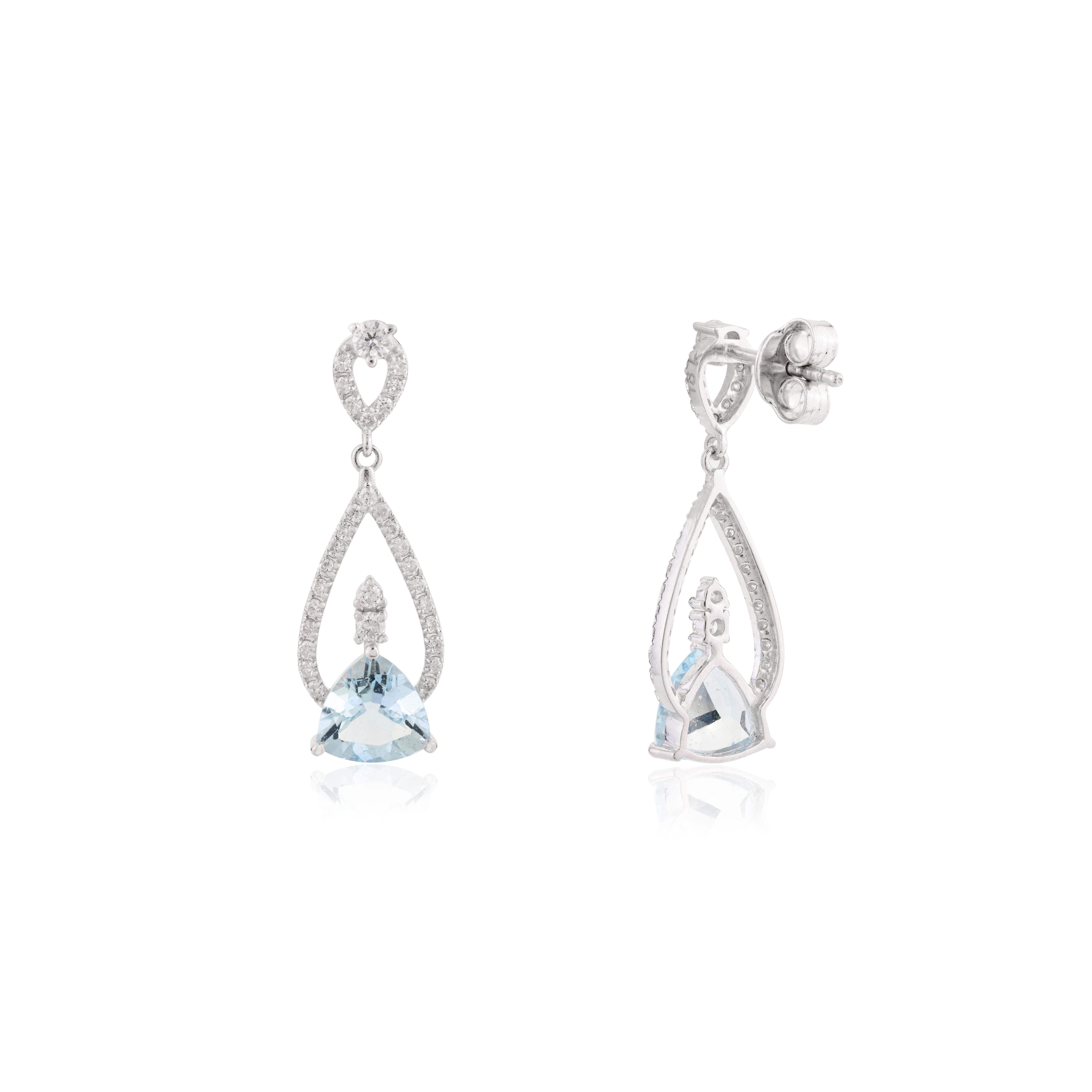 Orecchini pendenti contemporanei con acquamarina e diamanti in oro bianco massiccio 18k In condizioni Nuovo in vendita a New York, NY