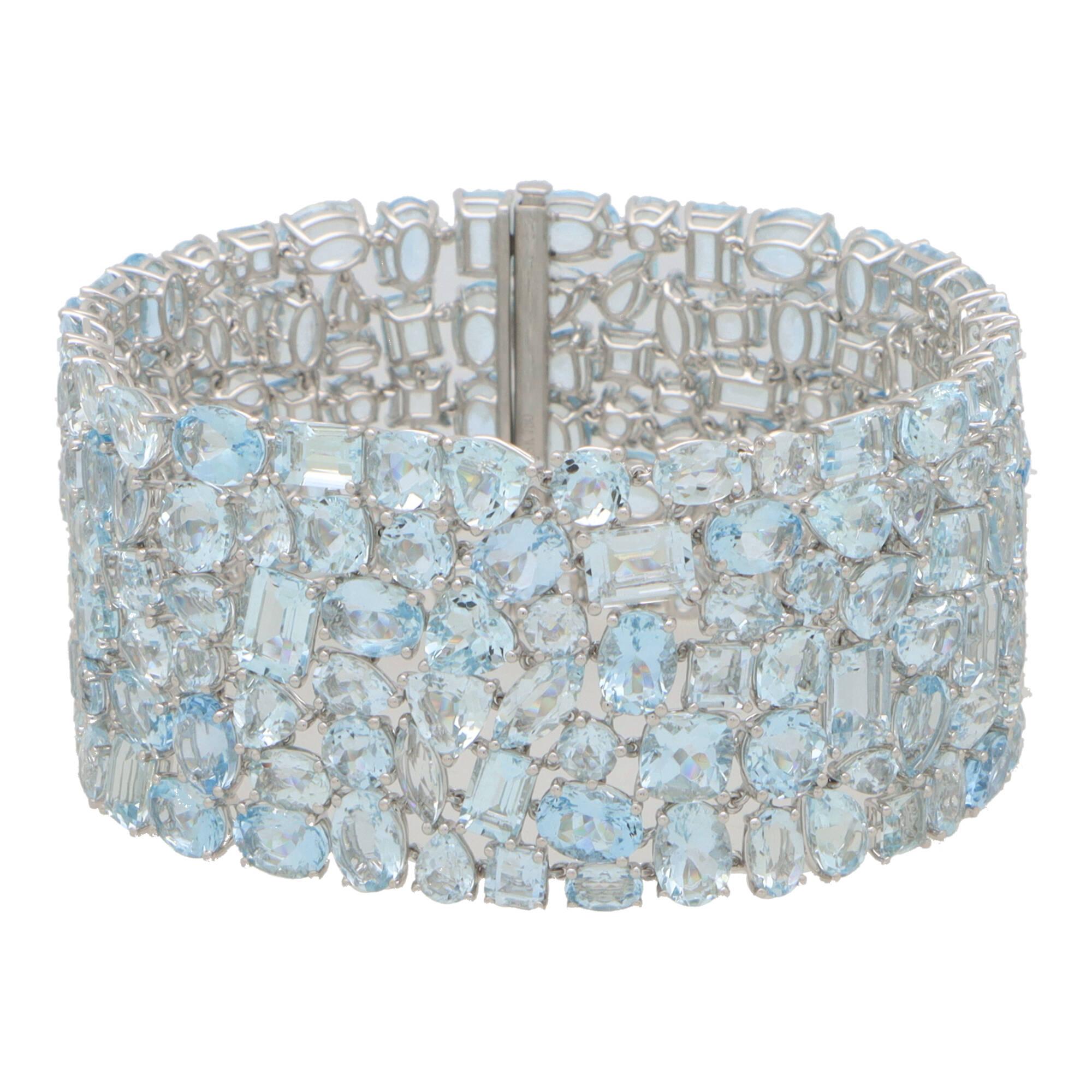 Contemporary Aquamarine Panel Bracelet Set in 18k White Gold In New Condition For Sale In London, GB