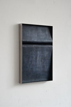 Contemporary Arch Wallpiece Black 2 mit patiniertem Leder von Jumandie Seys