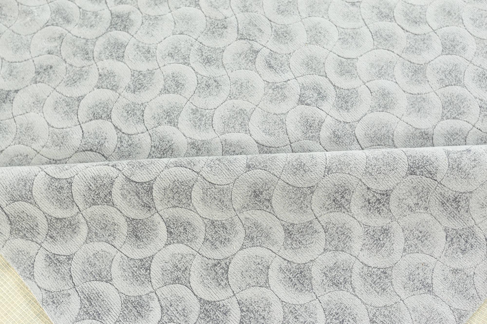 Contemporary arches silver and gray wool rug by Doris Leslie Blau.
Size: 10'0