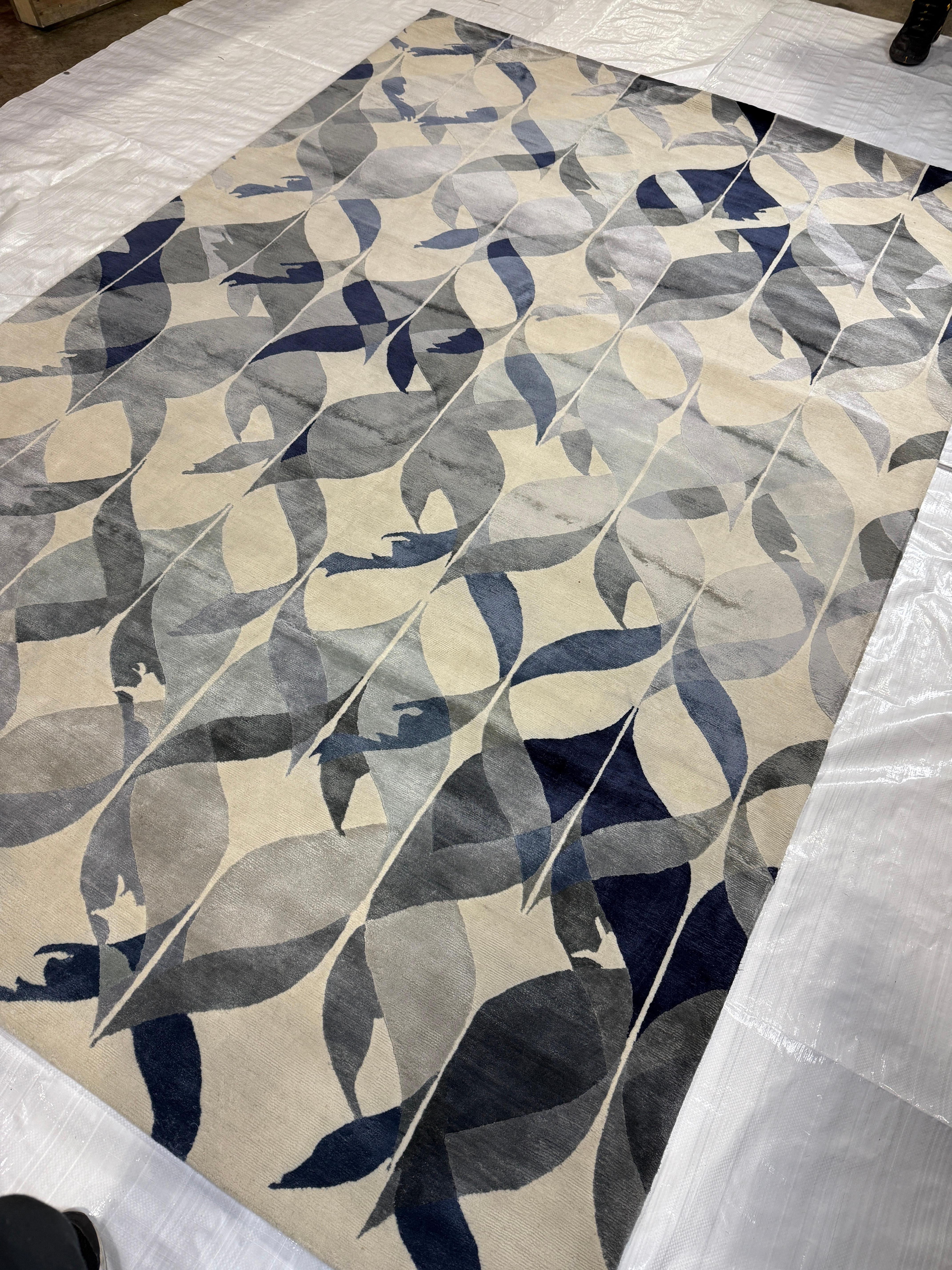 Tapis de sol contemporain en bleu, fait main en soie-pashmina-laine, 