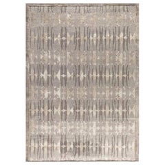 Zeitgenössischer Teppich in Taupe und Grau, handgefertigt aus Seide und Wolle, „Quest“