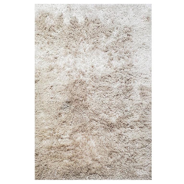 Modern Contemporary Area Rug Pearl Silver, Loom-Knotted Viscose, Super Shag For Sale