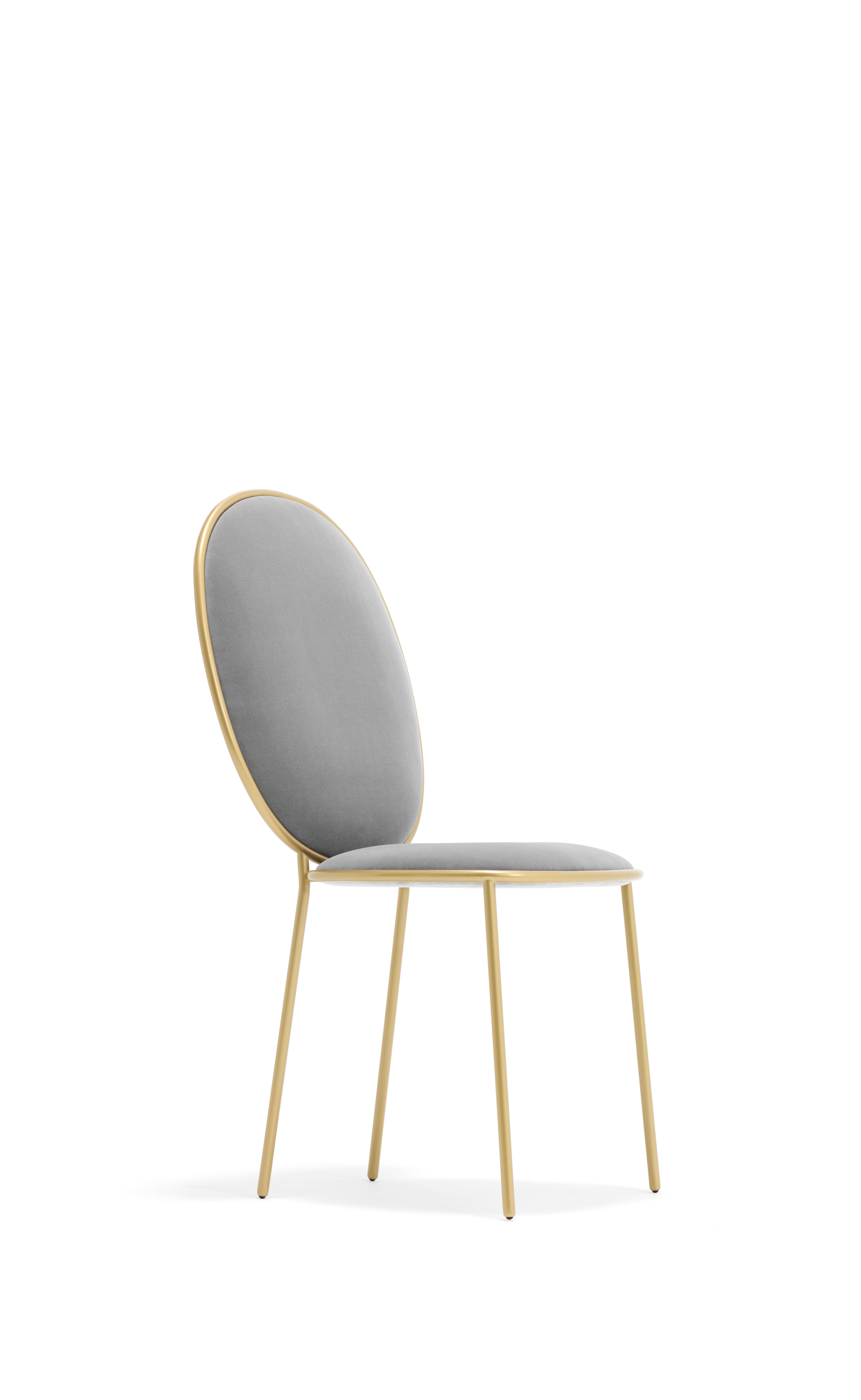 Contemporary Argent Grey Velvet Upholstered Dining Chair - Stay by Nika Zupanc

The Stay Family turns everyday seating into a special occasion. The Dining Chair and Dining Armchair are variations on an elegant social theme whilst the Dining Table