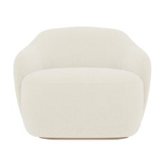 Fauteuil contemporain 'Barba Lounge' by Fogia, White Bouclé