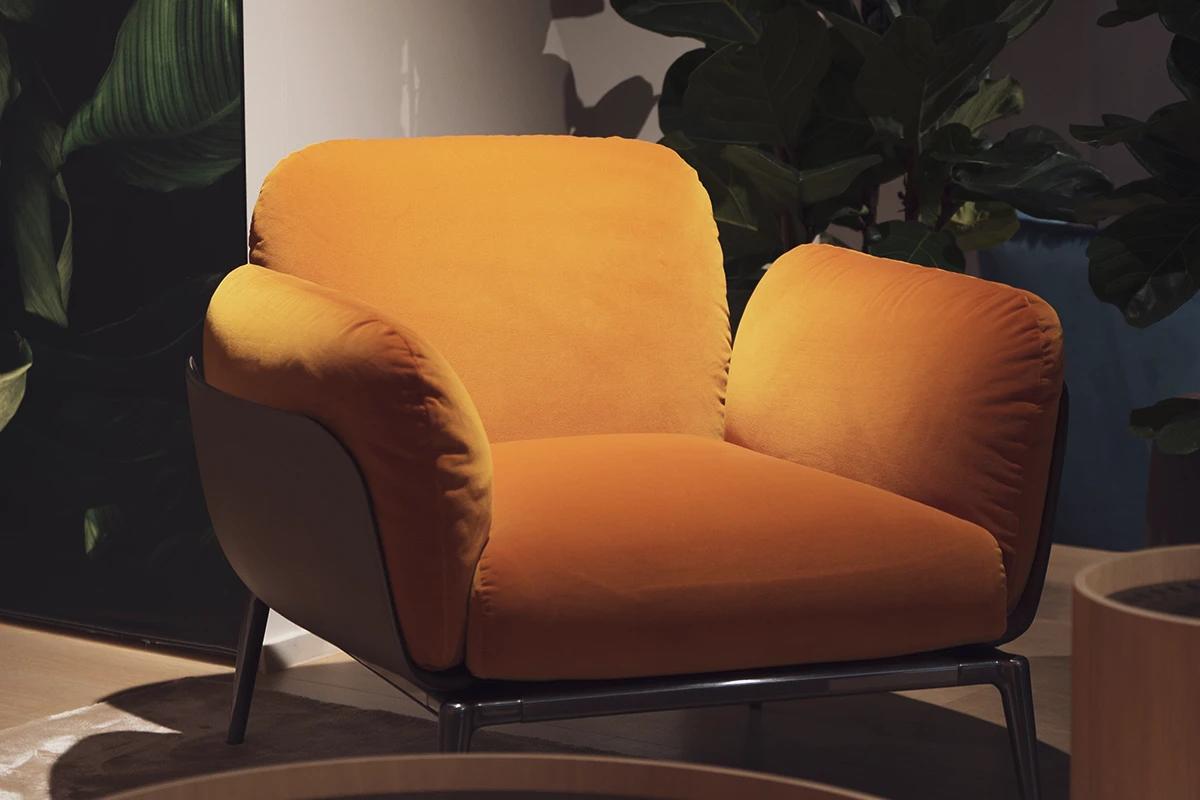 Contemporary Armchair 'Brooklyn' 007 Red Velvet and Leather For Sale 5