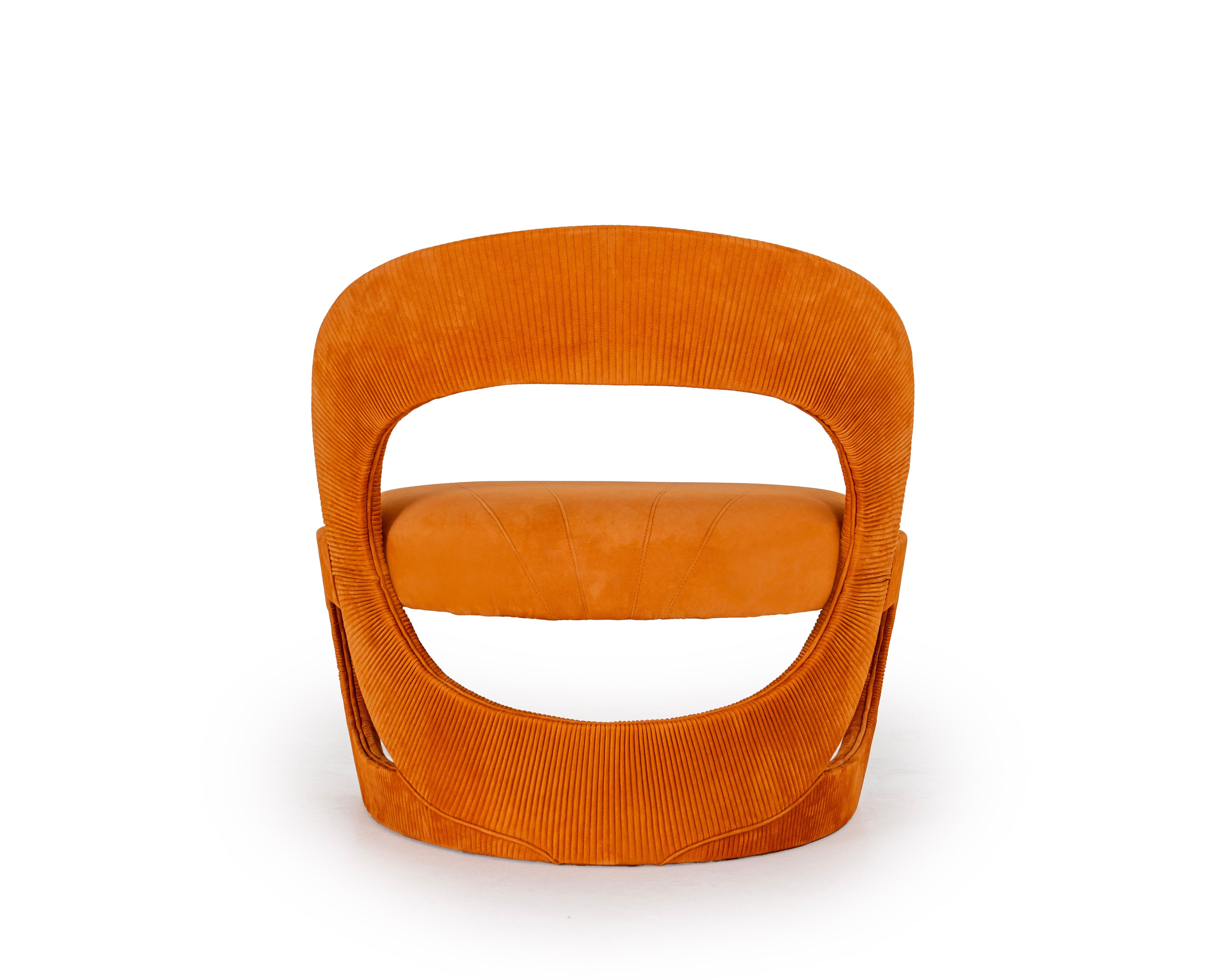 Sillón contemporáneo de Hessentia. Piel nabuk naranja y bordado plissè en Nuevo estado para la venta en Carate, Brianza (MB)