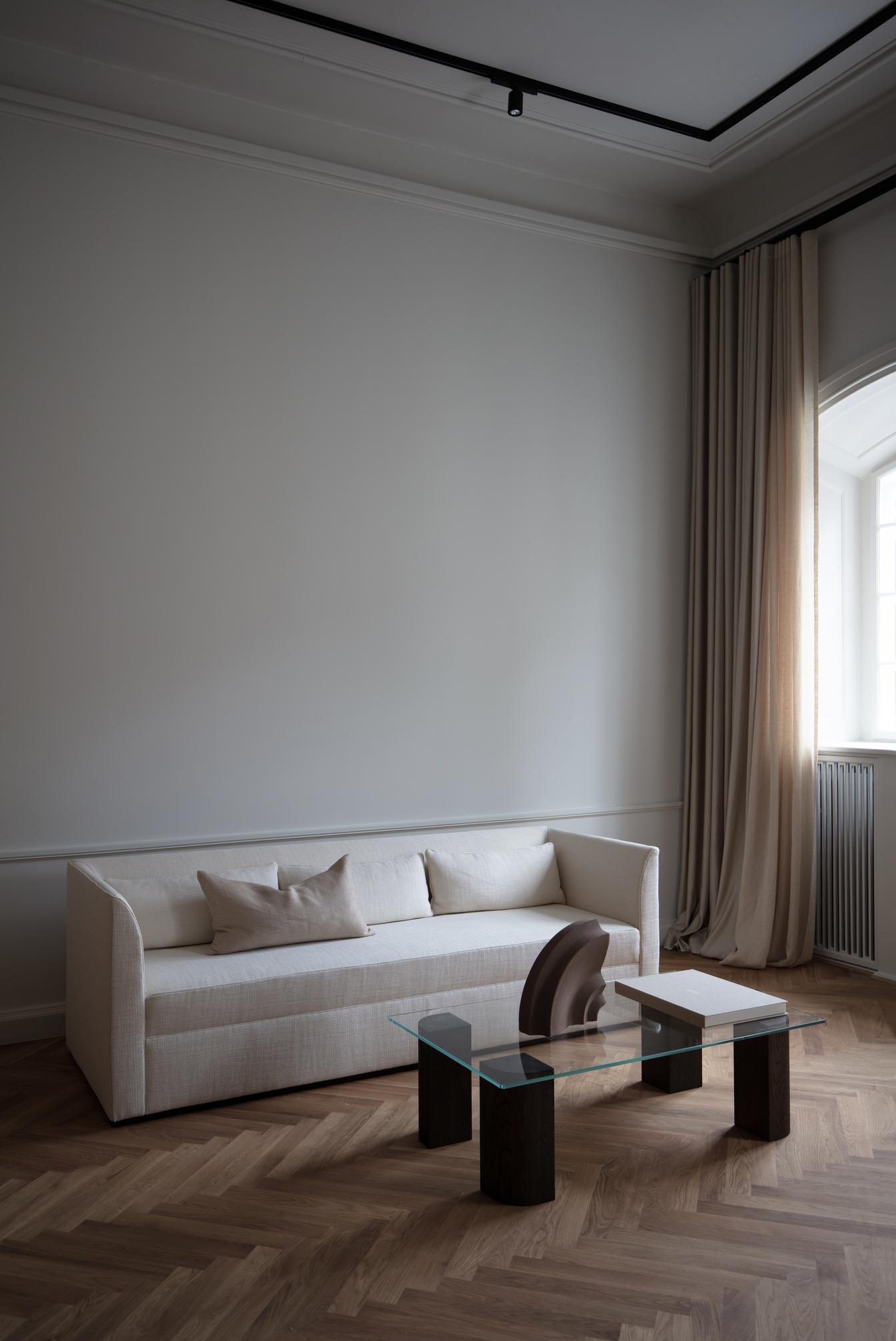 Contemporary Armchair 'Femme Deep' with White Linen by Friends&Founders For Sale 7