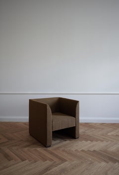 Contemporary Armchair 'Femme Lounge' in Brown Linen by Friends&Founders
