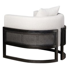 Contemporary Armchair aus schwarzem Eichenholz und Boucle-Stoff