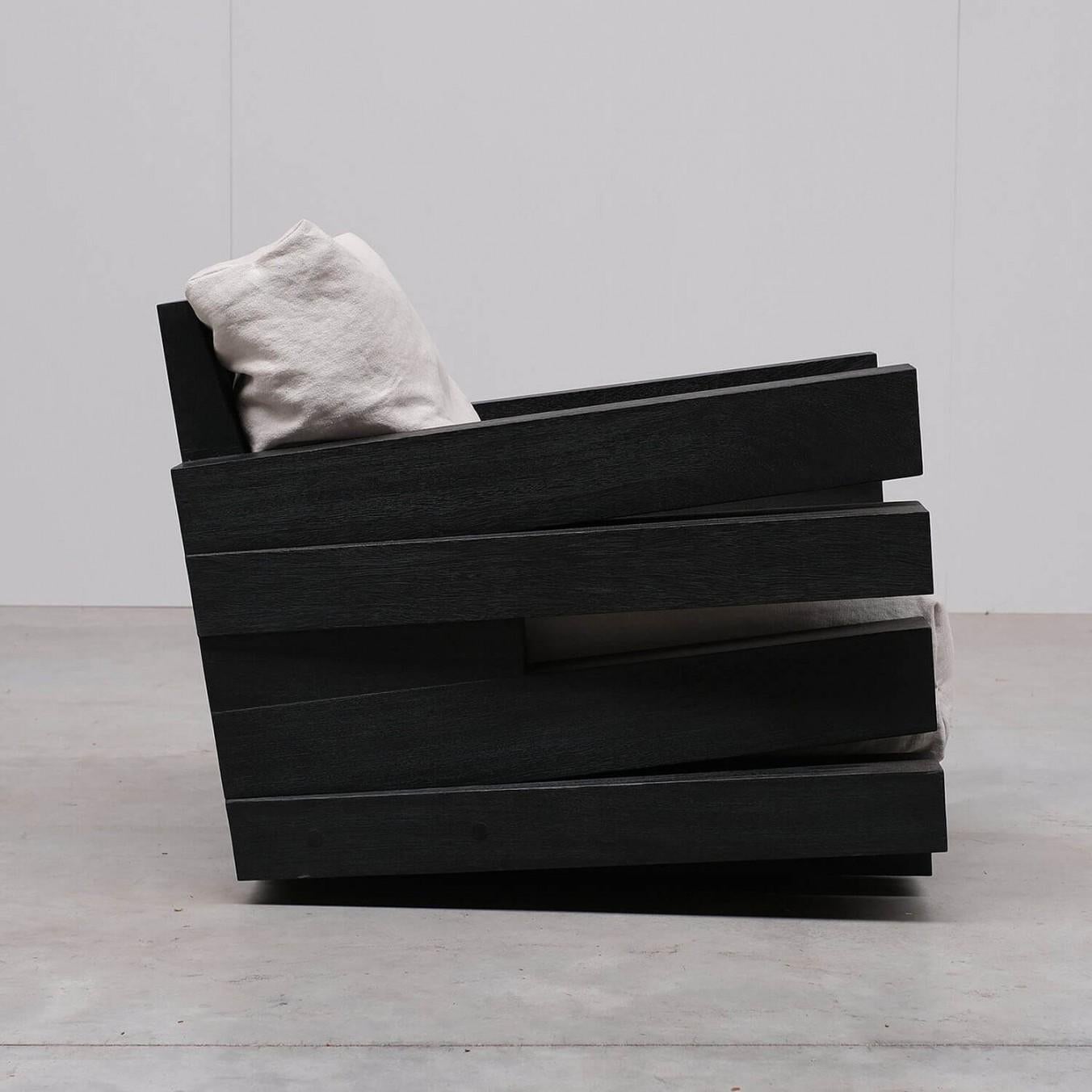 XXIe siècle et contemporain Fauteuil contemporain en bois d'Iroko, fauteuil Zoumey par Arno Declercq