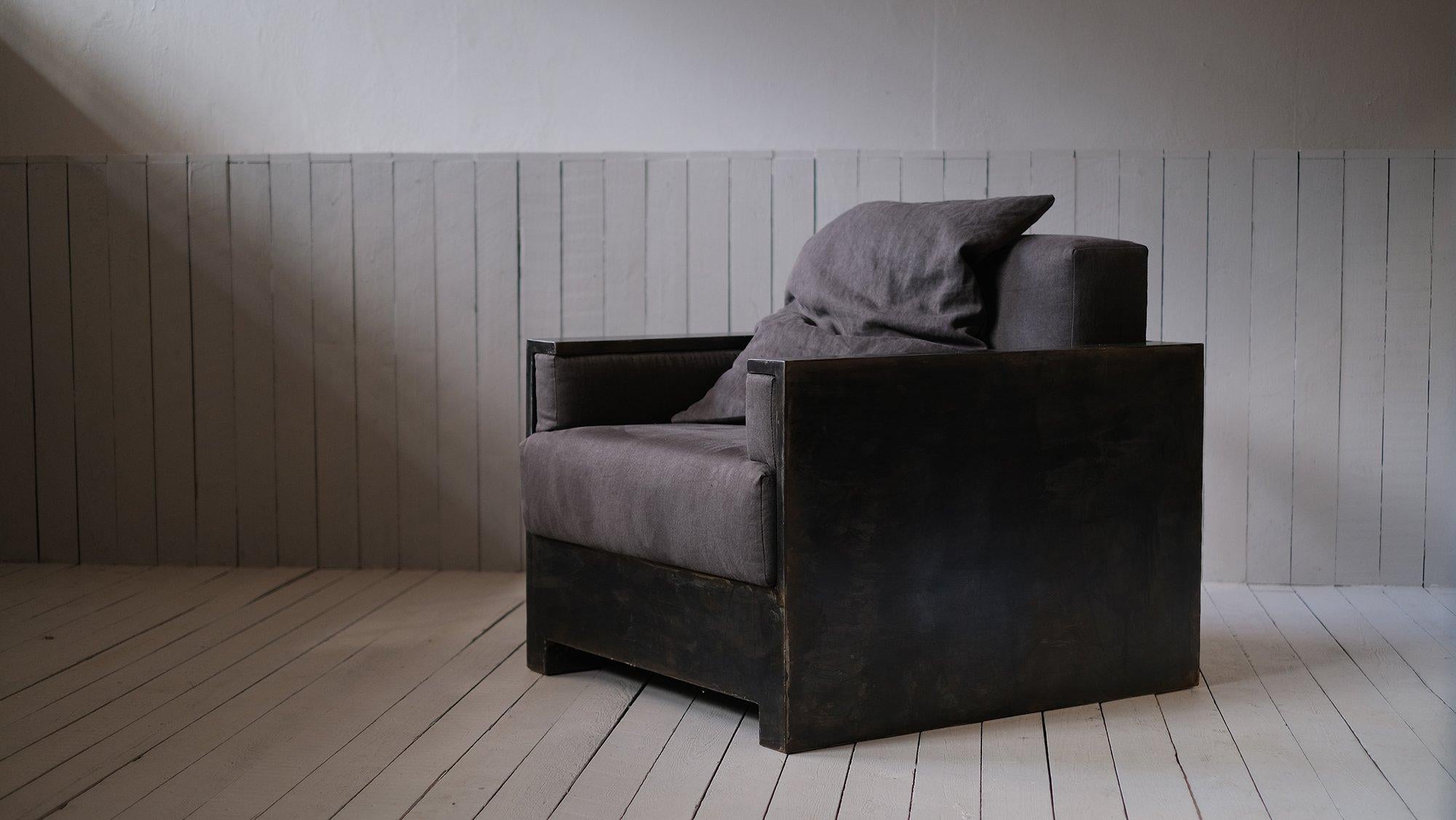 Contemporary armchair in patinated raw steel by Arno Declercq
Limited edition of 8

Dimensions: 
D 80 x W 90 cm x H 80 cm
Material: Patinated and raw steel combined with belgium linen

Made by hand, in Belgium.
Crate included in the