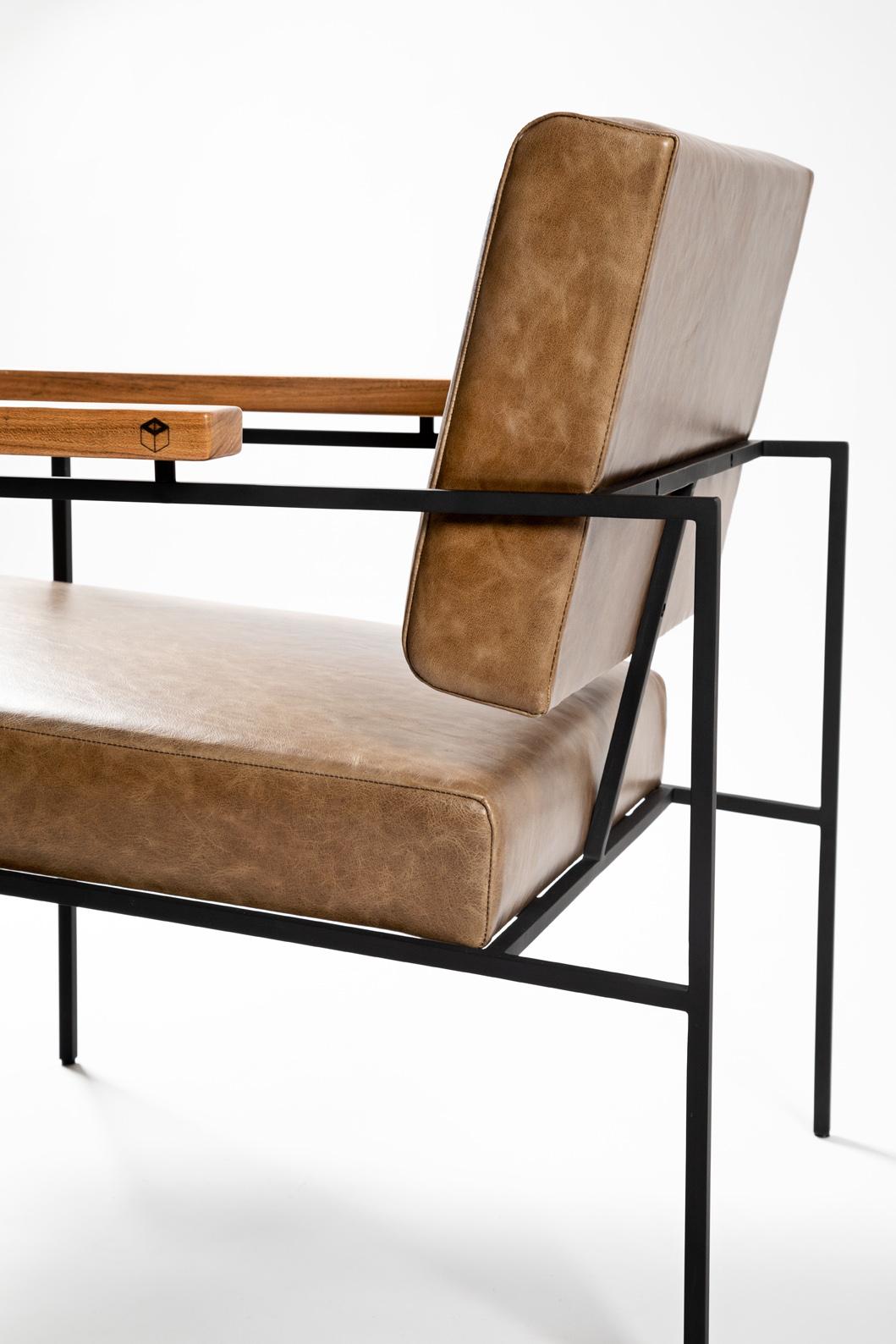 Minimalistischer minimalistischer Sessel „Helena“ von Samuel Lamas (21. Jahrhundert und zeitgenössisch) im Angebot