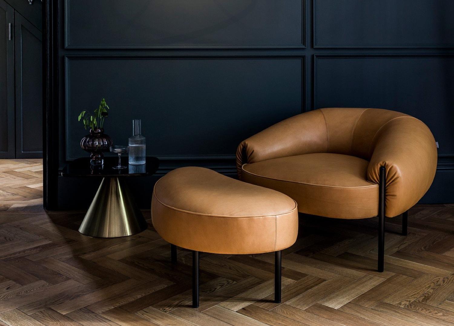 Contemporary Armchair 'Isola' by Amura Lab 
Designer: Lucy Kurrein

Model shown: Leather - Nubes 08

Dimensions : 
- Sofa : H. 67 x W. 96 x D. 99 cm 

“Isola: icon of the future” Isola is a statement of intent, a design collection comprising sofas,