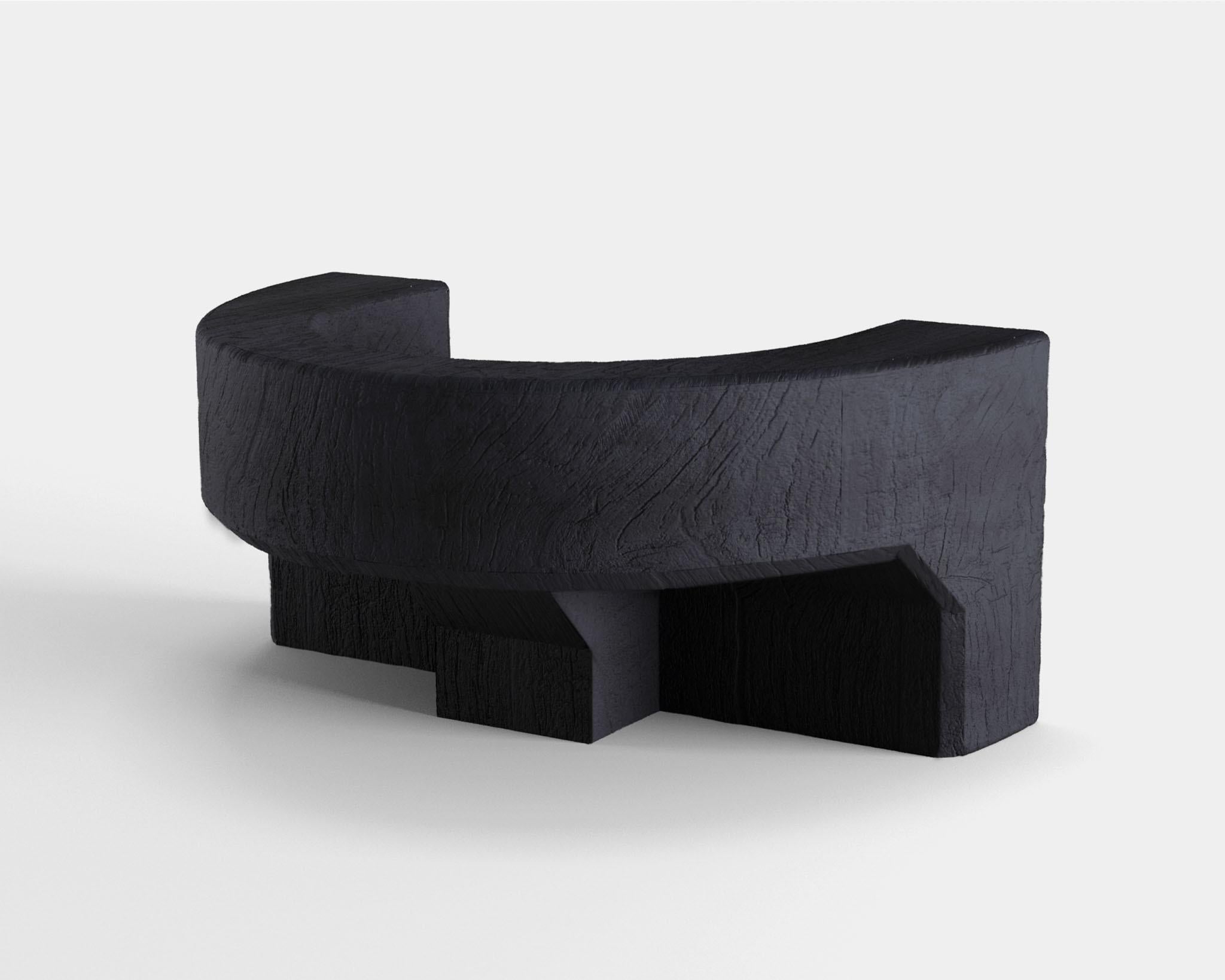 Anpassbarer Sessel Maco von Camilo Andres Rodriguez Marquez (alias CarmWorks)

Massive Eiche oder Zedernholz / Gebranntes Holz oder naturbelassen 
Standardgröße: H 56 x 80 x 50 cm (anpassbar) 

Jedes Stück ist eine Einzelanfertigung und wird von der