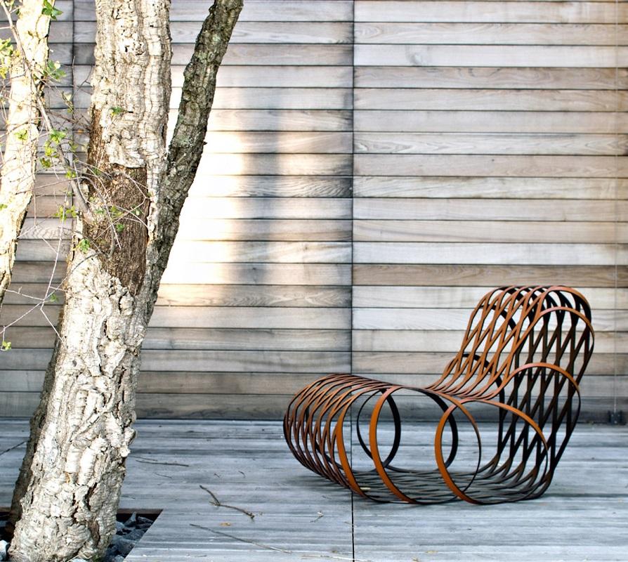 Contemporary Armchair Made of Steel Frame Covered with Saddle Leather For Sale 1