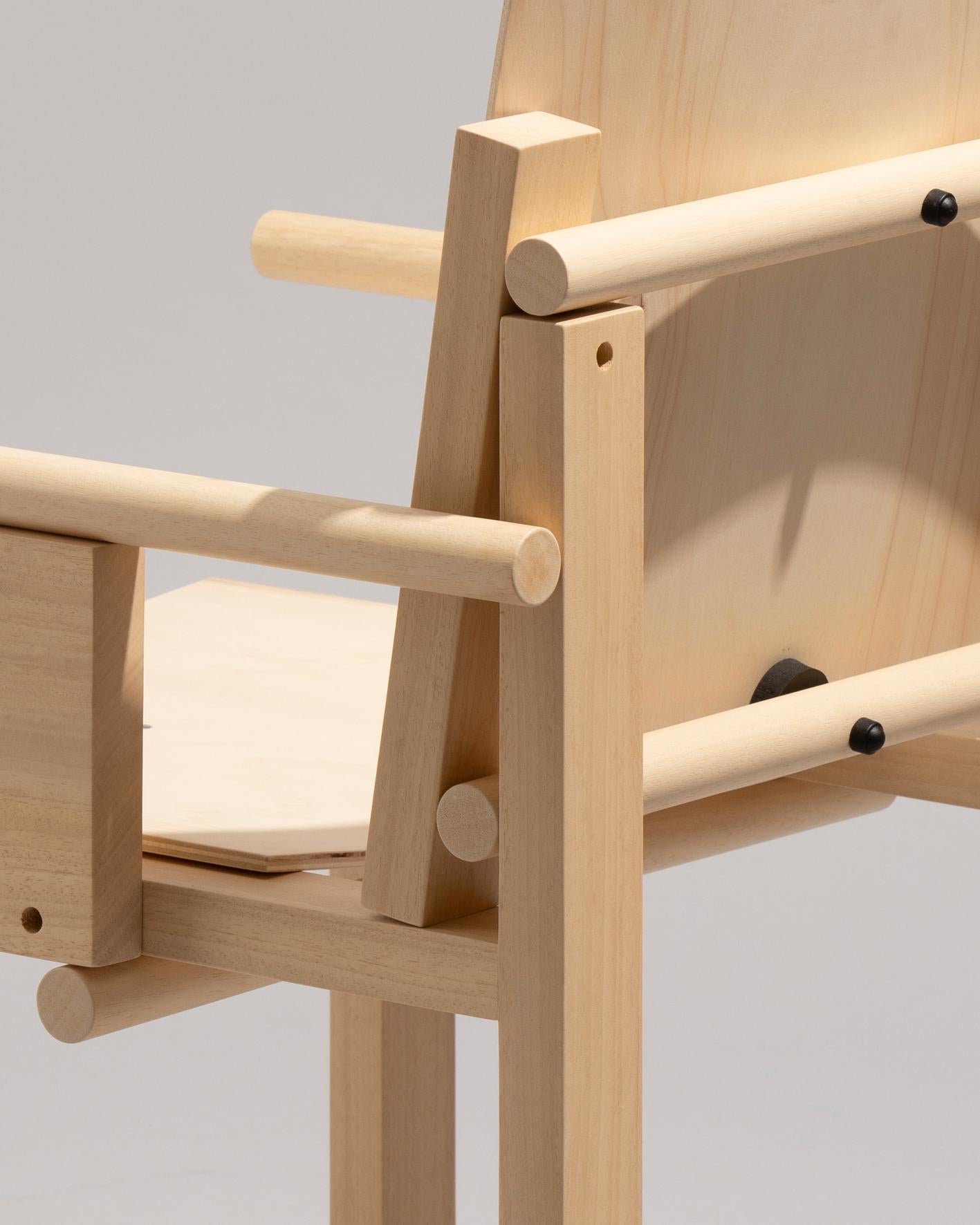 Moderner zeitgenössischer Sessel aus Sperrholz und massivem Kobalt von Marc Morro  (Holzarbeit) im Angebot