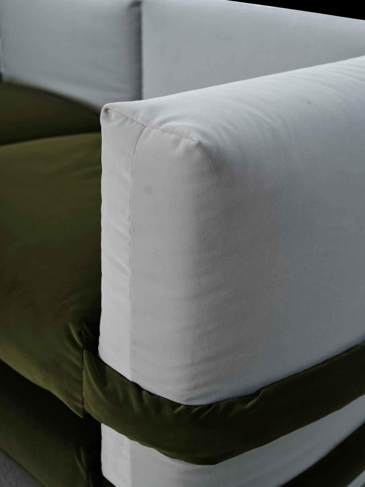 Collezione 'PILLOW' di Muller Van Severen per BD Barcelona. 

Modello mostrato nell'immagine principale: 
Tipo: Poltrona (modulo individuale)
Tappezzeria: Tempo (Maharam) Cat.6

Sistema di sedute modulare. Cuscini staccabili e sfoderabili. Cuscini