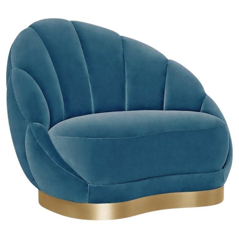 Fauteuil contemporain avec motifs marins détaillés de l'avant à l'arrière