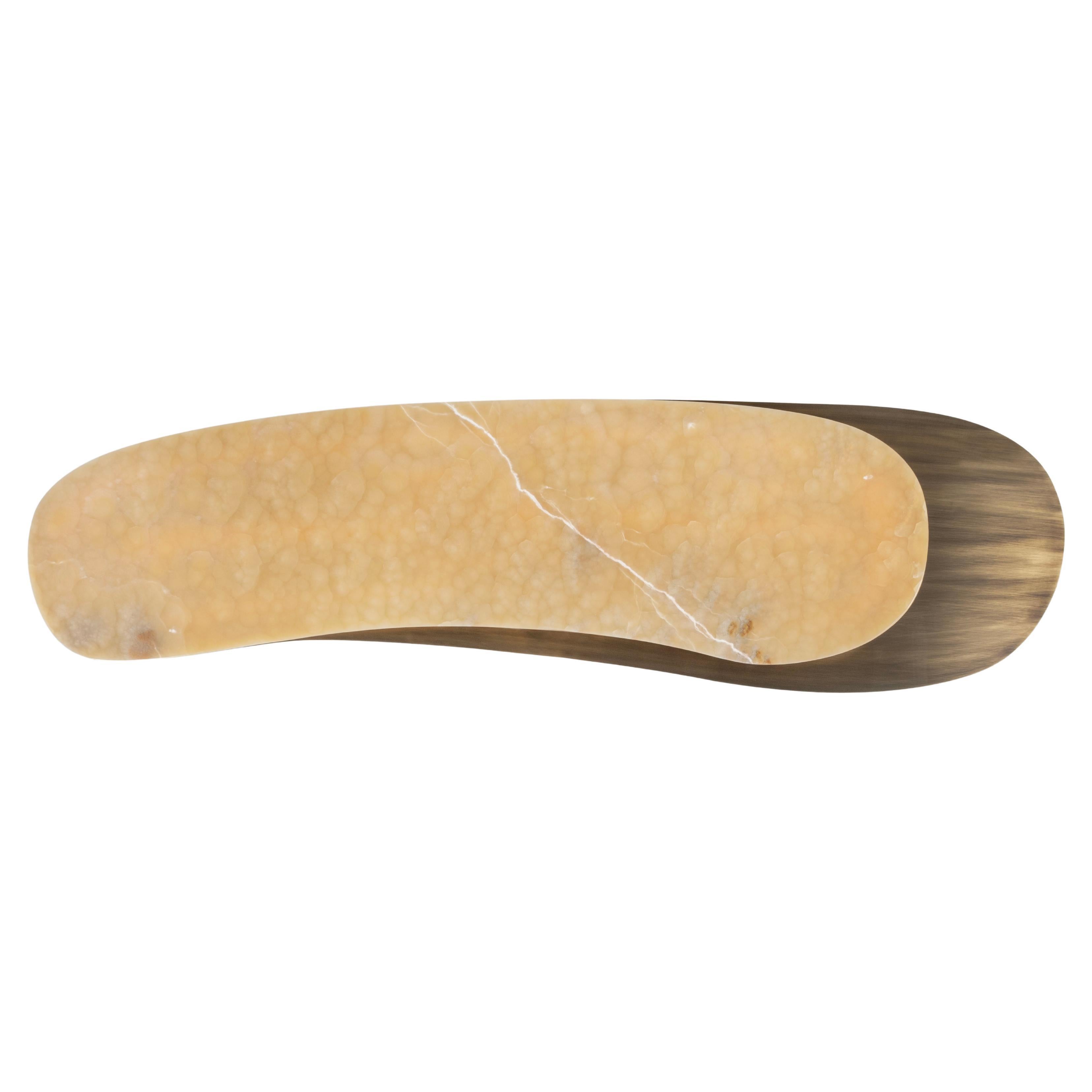 Fait main Table basse contemporaine AMONA, laiton onyx, fait à la main au Portugal par Greenapple en vente