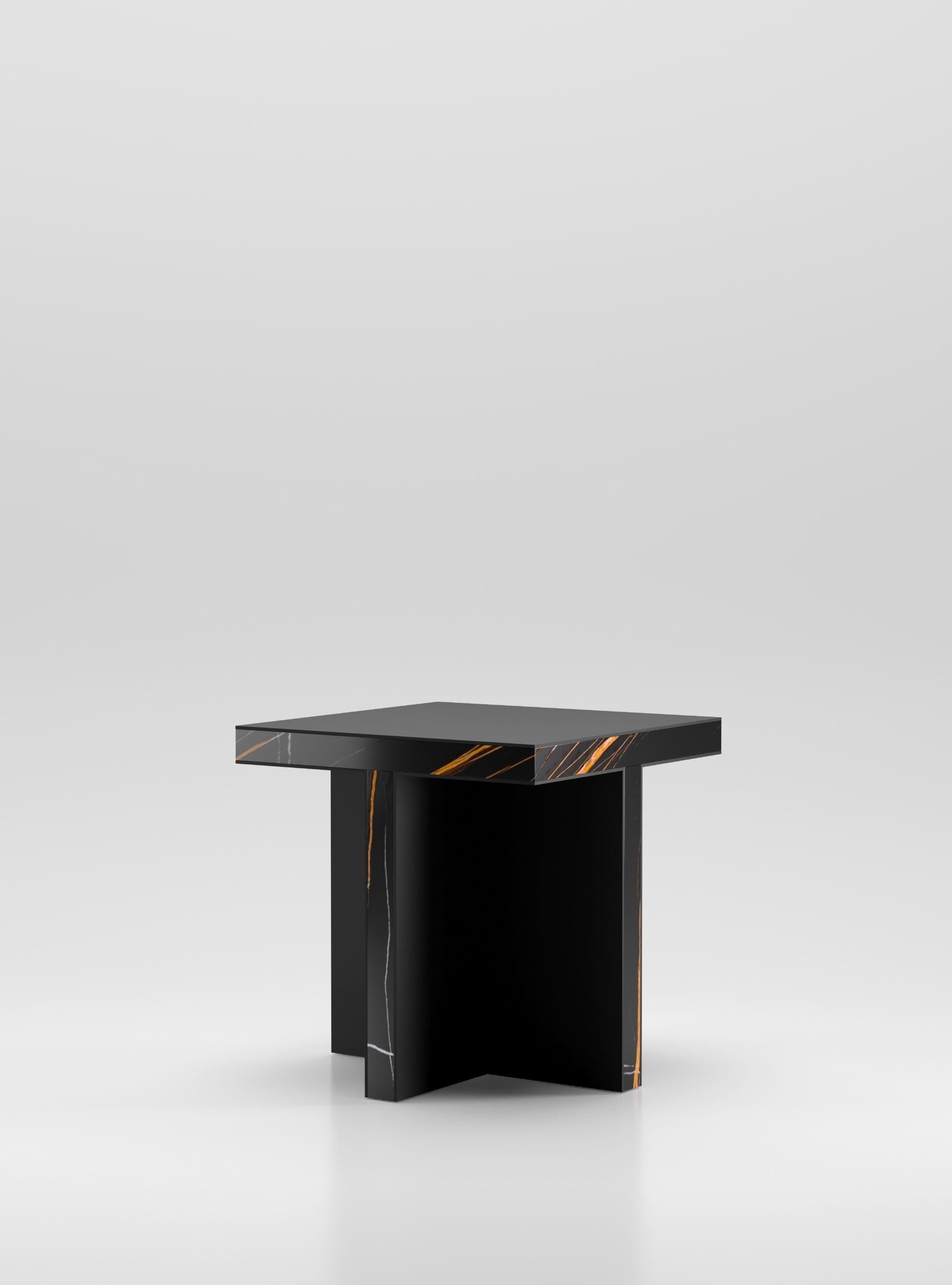 Contemporary Arris Couchtisch aus Stahl und Rosso Levanto (Italienisch) im Angebot